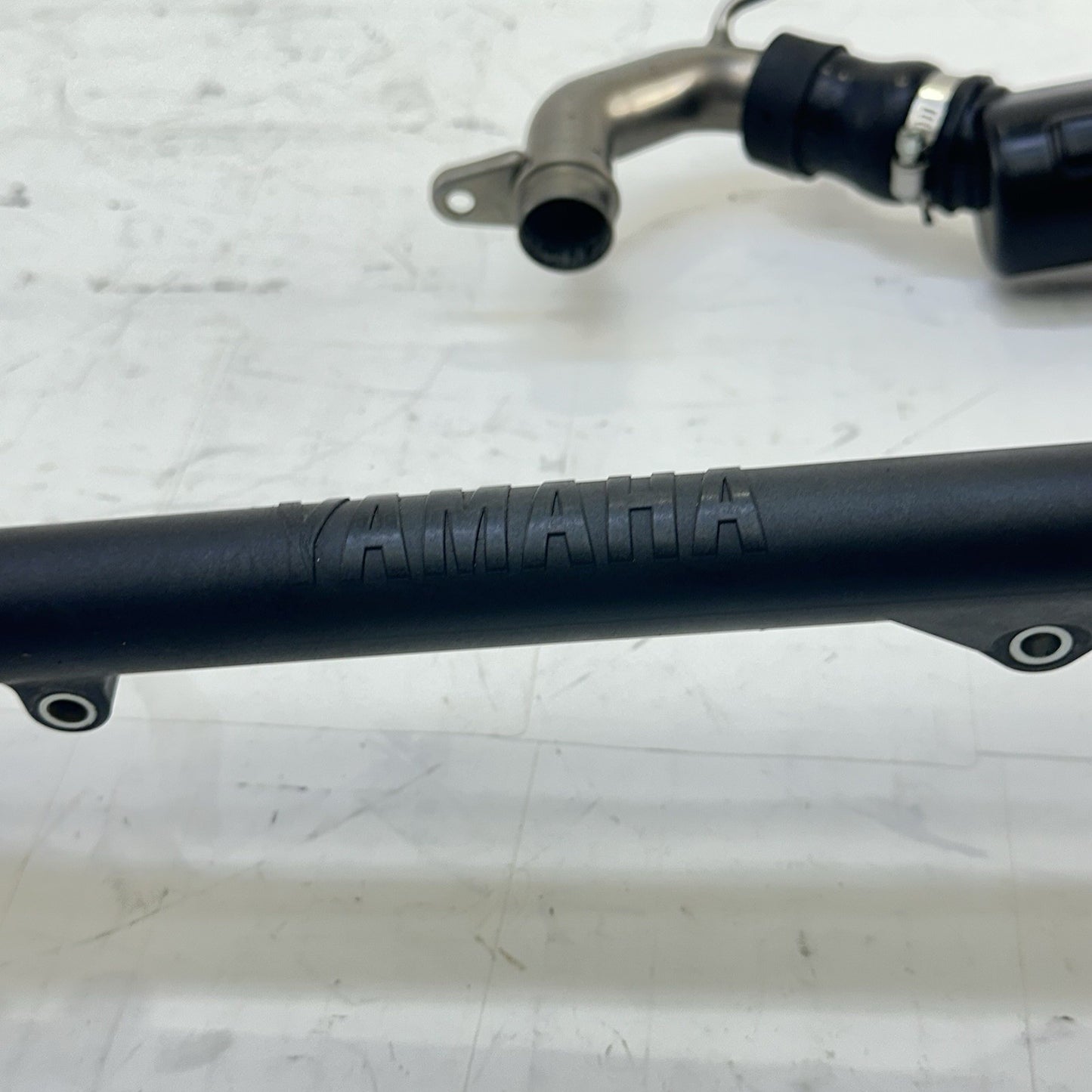 2009 - 2014 YAMAHA YZF R1 RADIATOR HOSE PIPE LINE THERMOSTAT ENGINE COOLING