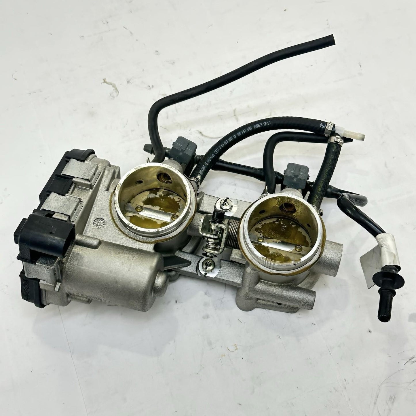 2021 - 2026 APRILIA RS 660 THROTTLE BODY FUEL INJECTORS LINES TUBES STOCK