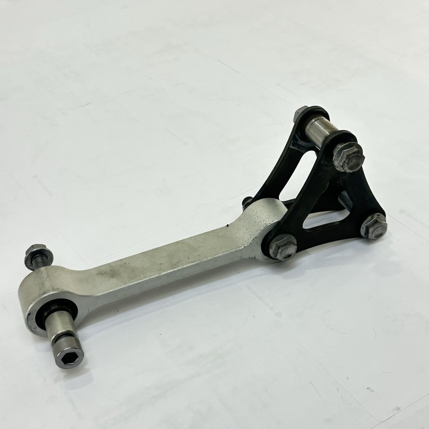 2013 - 2017 TRIUMPH DAYTONA 675R DOG BONE REAR SHOCK LINKAGE BACK SILVER LINK