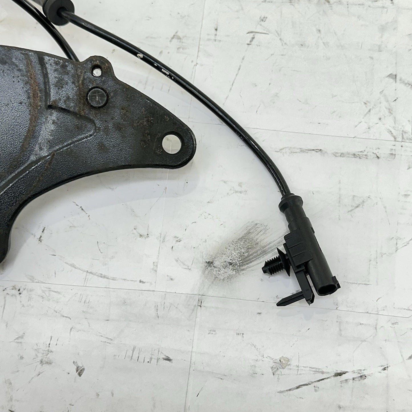 2016 CAN-AM SPYDER RT REAR ABS BRAKE SENSOR BACK WHEEL SPEED BRACKET