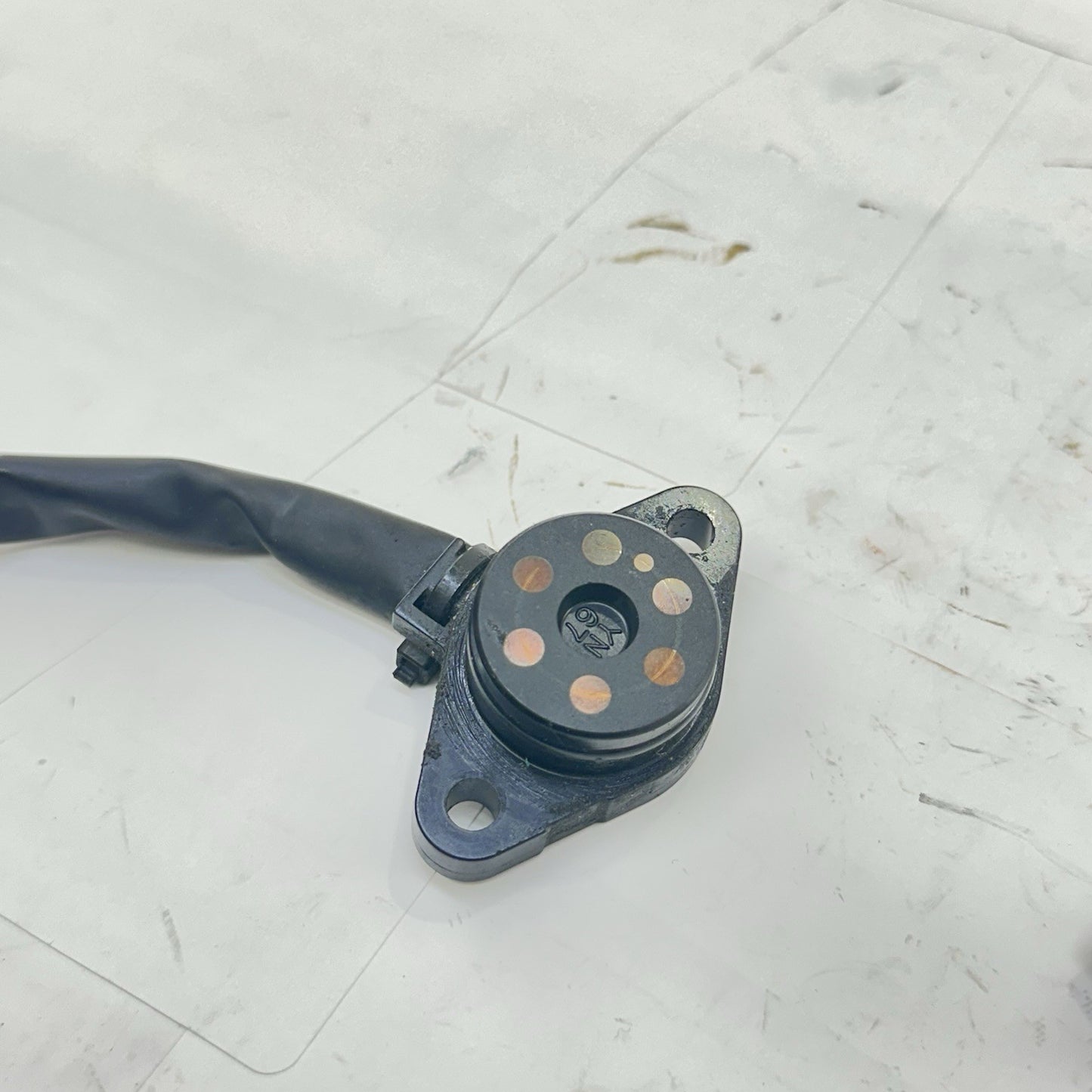 2009 - 2014 YAMAHA YZF R1 NEUTRAL POSITION SENSOR GEAR SWITCH BOLTS STOCK
