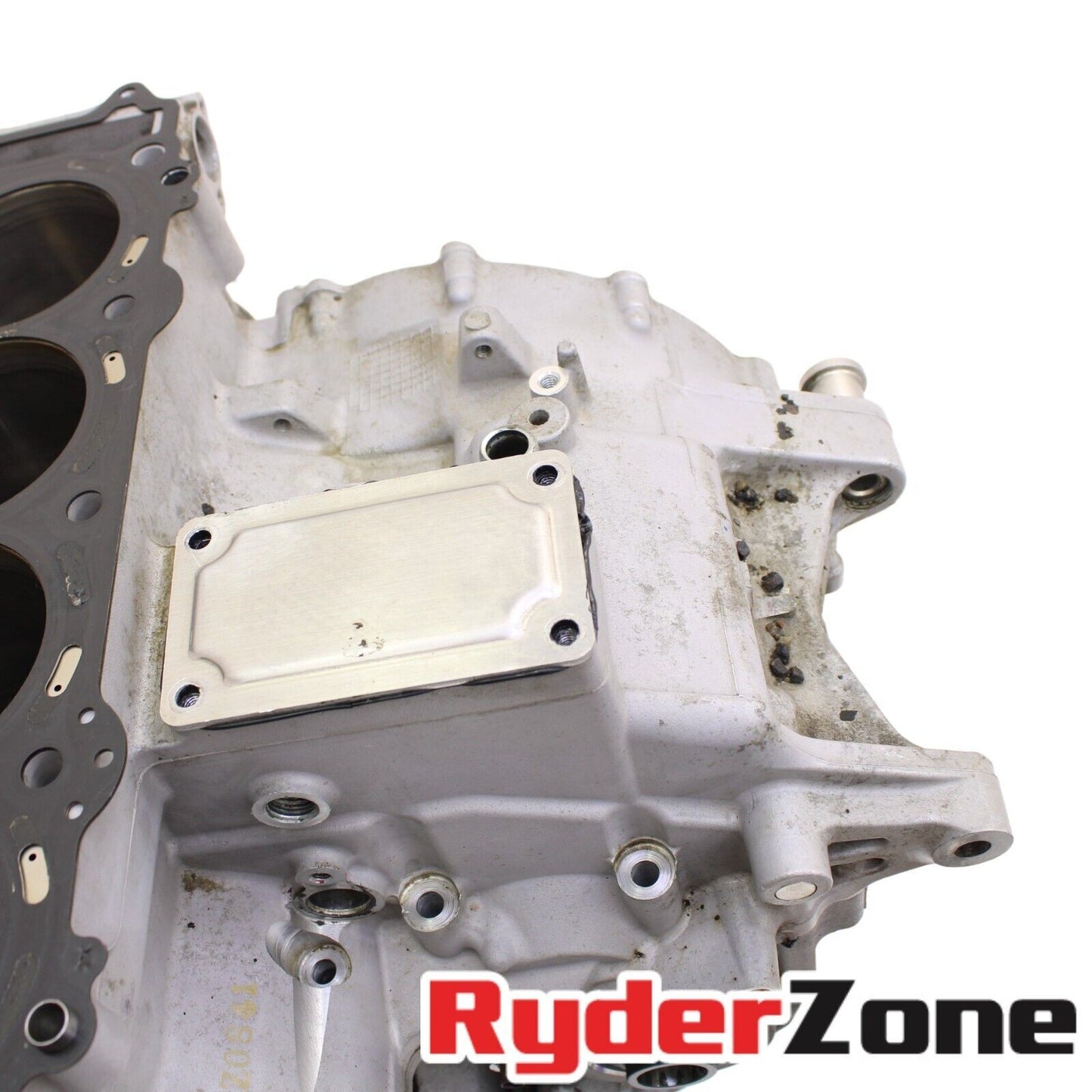 2016 - 2018 KAWASAKI NINJA ZX10R CRANKCASE LOWER CYLINDERS JUGS *shipping*