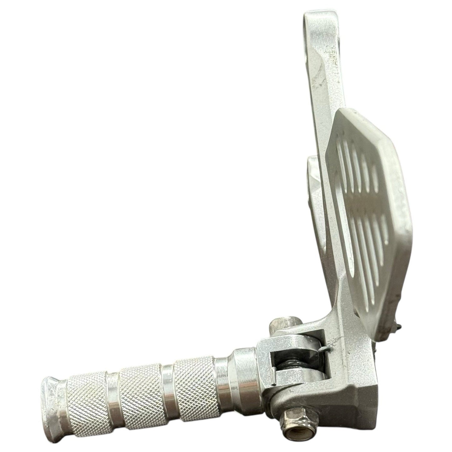 2008 - 2016 YAMAHA YZF R6 LEFT REARSET FOOT PEG ASSEMBLY SILVER STOCK