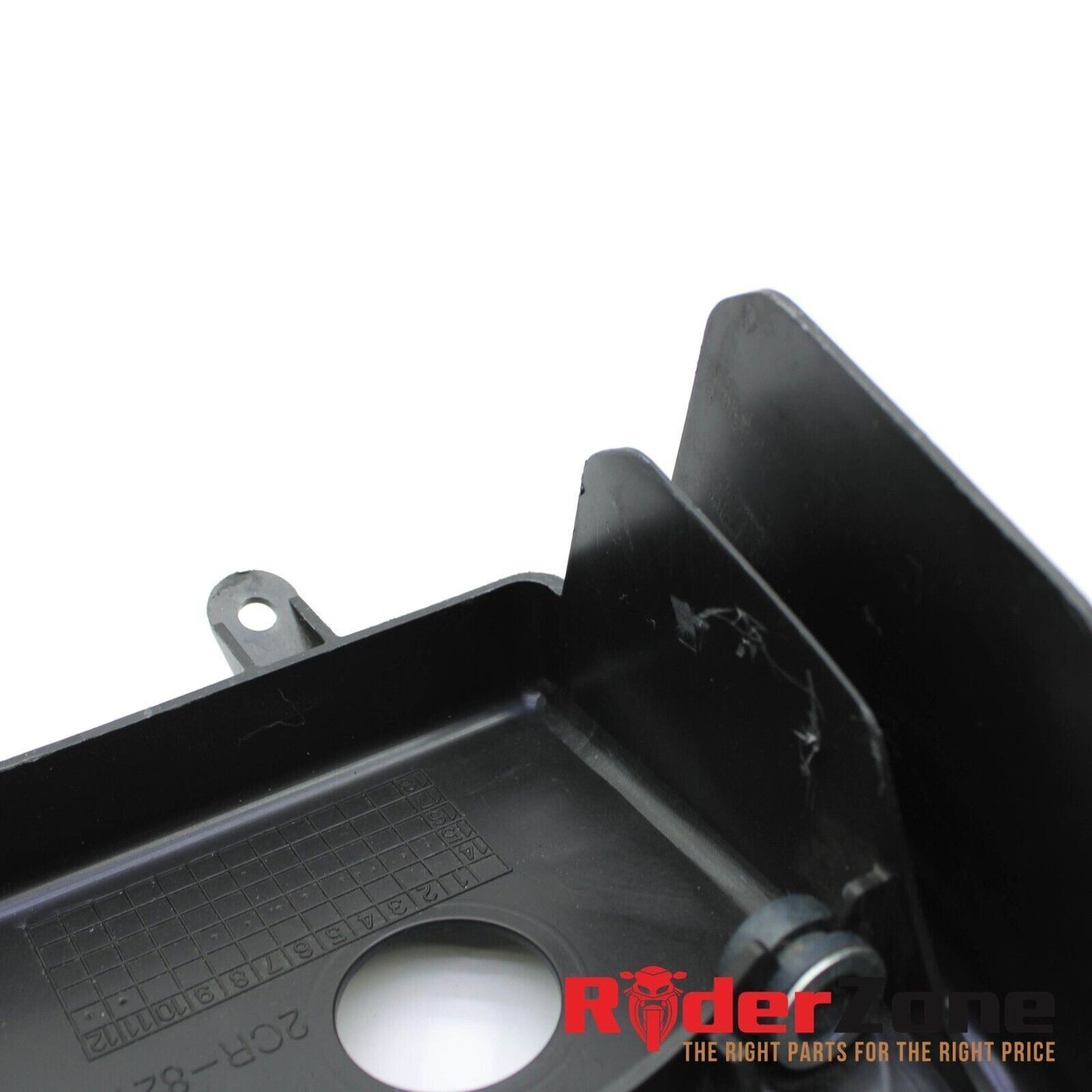 2015 - 2019 YAMAHA YZF R1 BATTERY TRAY UNDERTAIL BRAKCET MOUNT OEM 2CR-8212B
