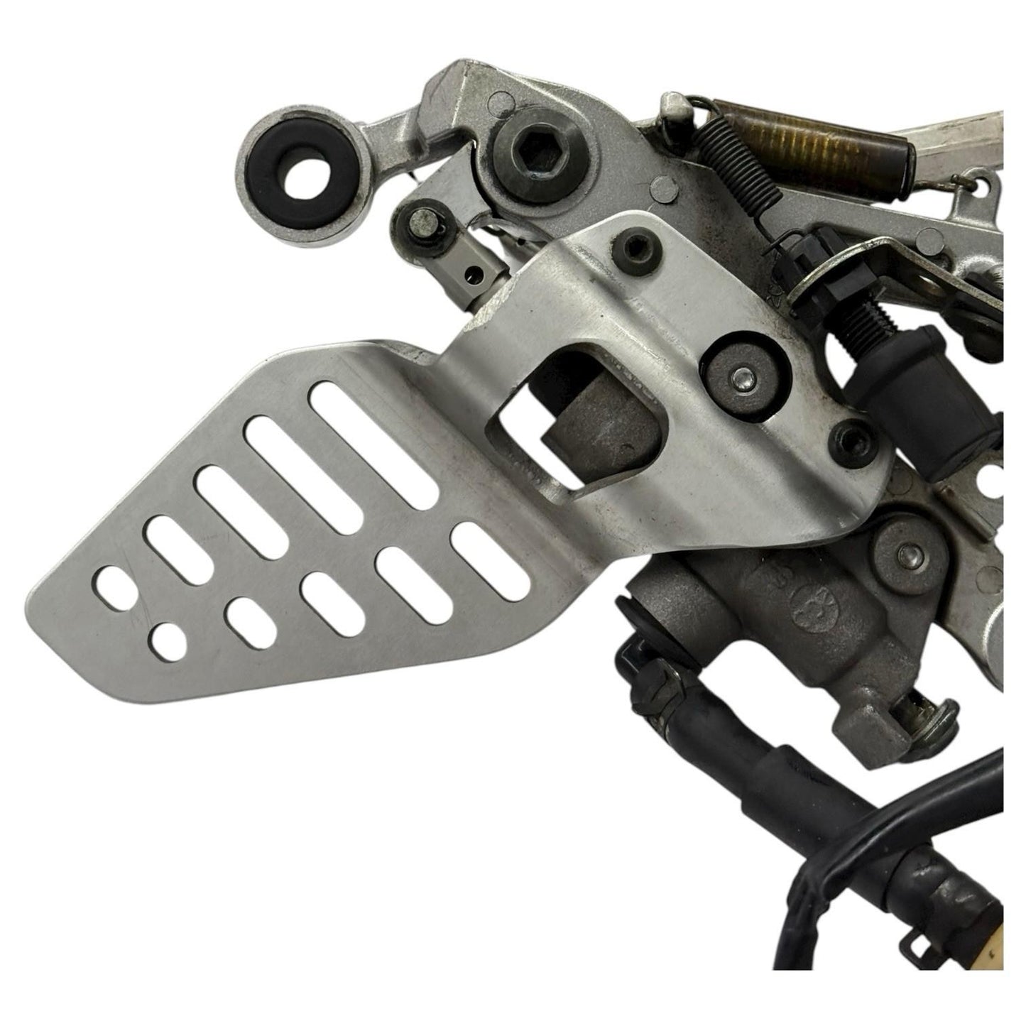 2008 - 2016 YAMAHA YZF R6 RIGHT REARSET BRAKE MASTER CYLINDER BRAKE RESERVOIR