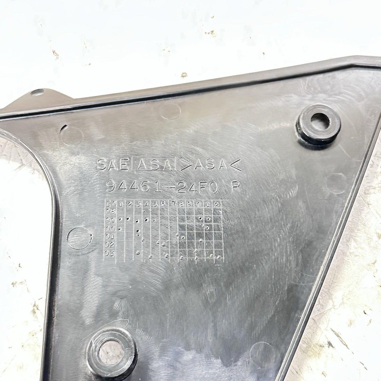 1999 - 2007 SUZUKI HAYABUSA RIGHT INNER COWL FAIRNG PLASTIC PANEL 94461-24F0 OEM