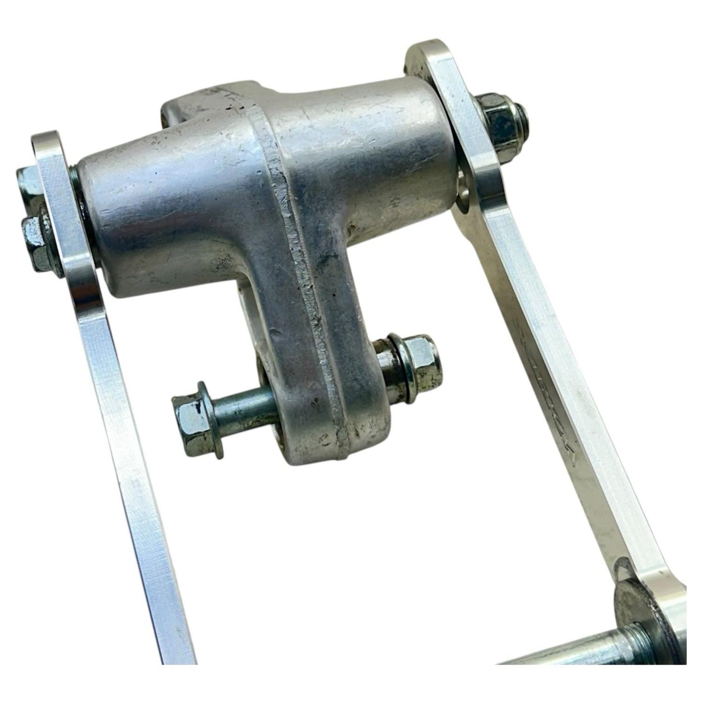 1999 - 2007 SUZUKI HAYABUSA REAR DOG BONE BACK SHOCK LINKAGE LINK 62600-24810