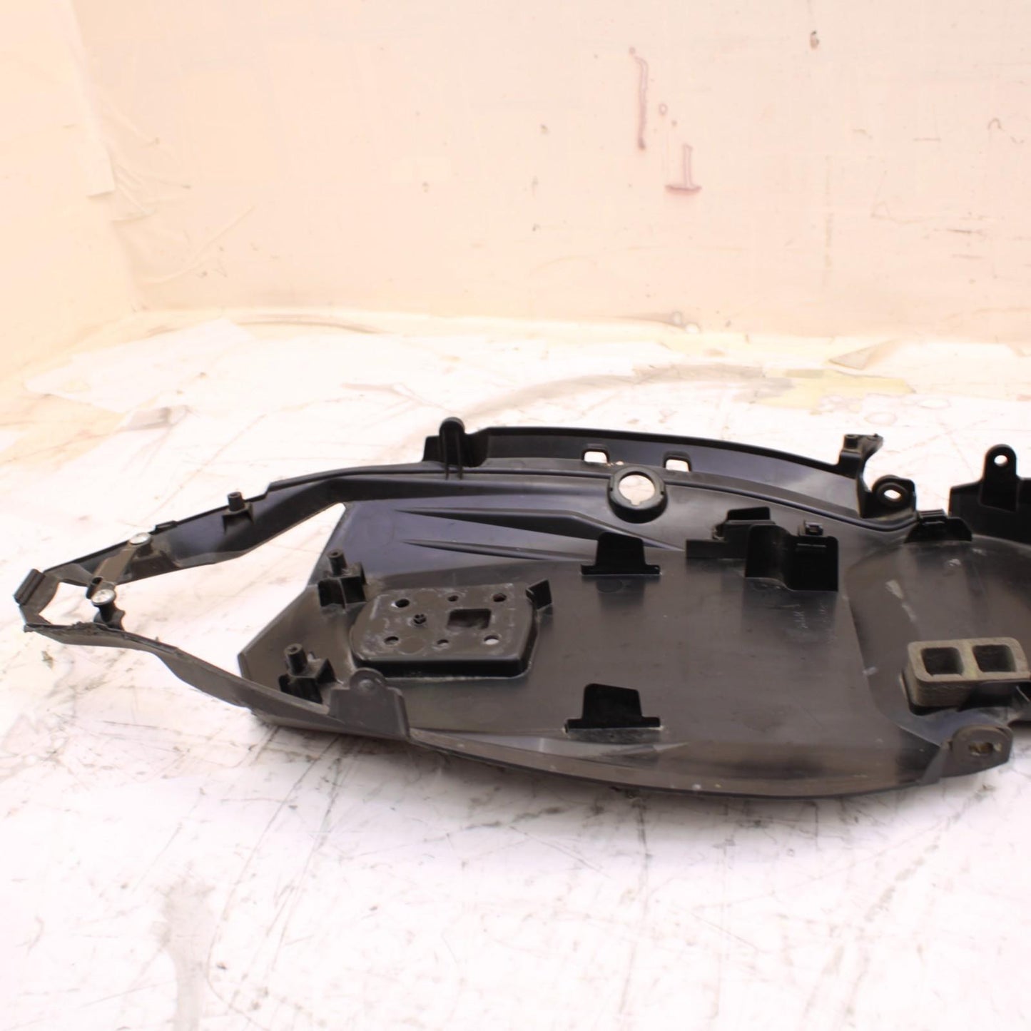 2024 - 2025 KAWASAKI NINJA ZX6R BATTERY TRAY HOLDER UNDER TAIL PLASTIC MOUNT OEM