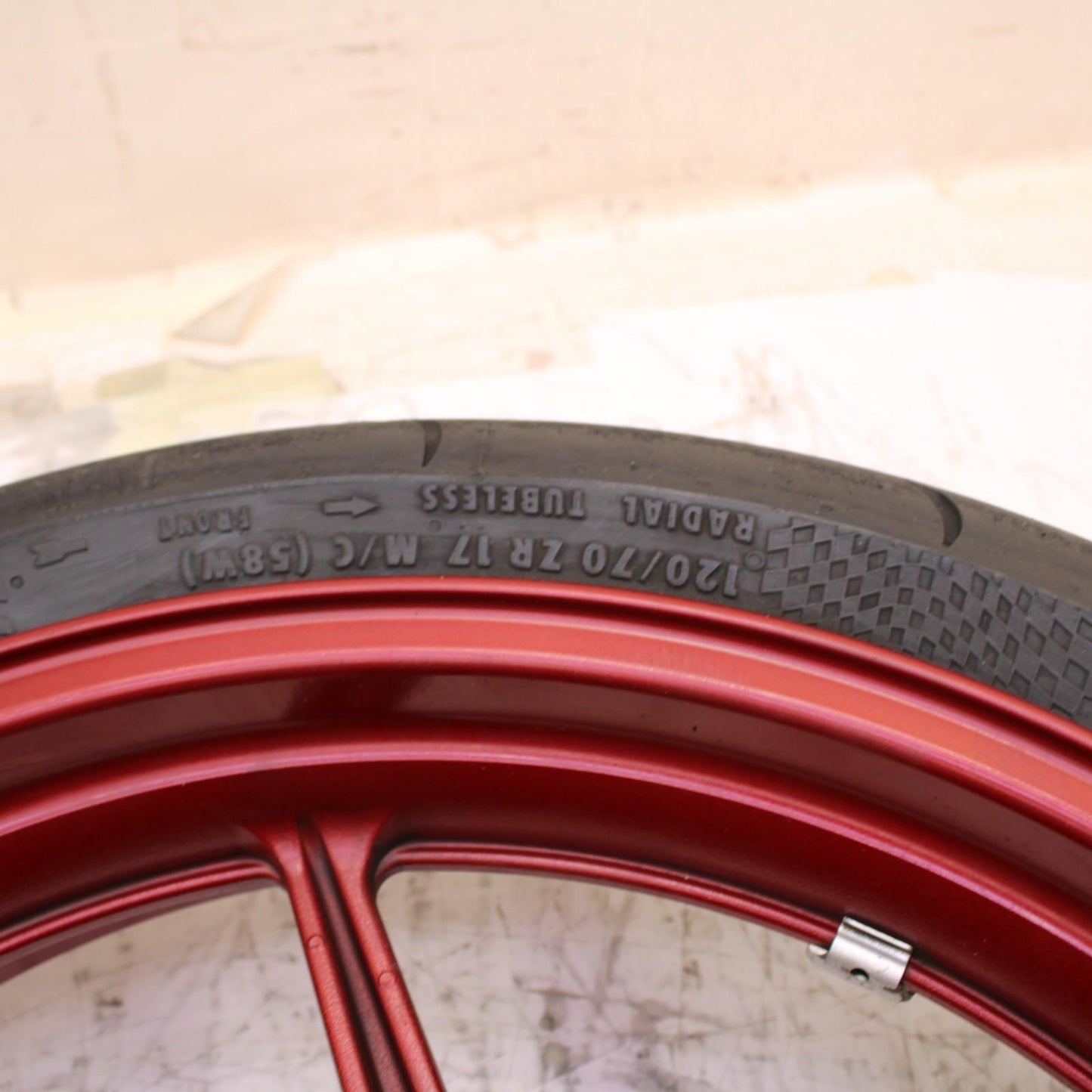 2024 - 2025 KAWASAKI NINJA ZX6R FRONT WHEEL RIM TIRE RED STOCK OEM *SCUFFED*