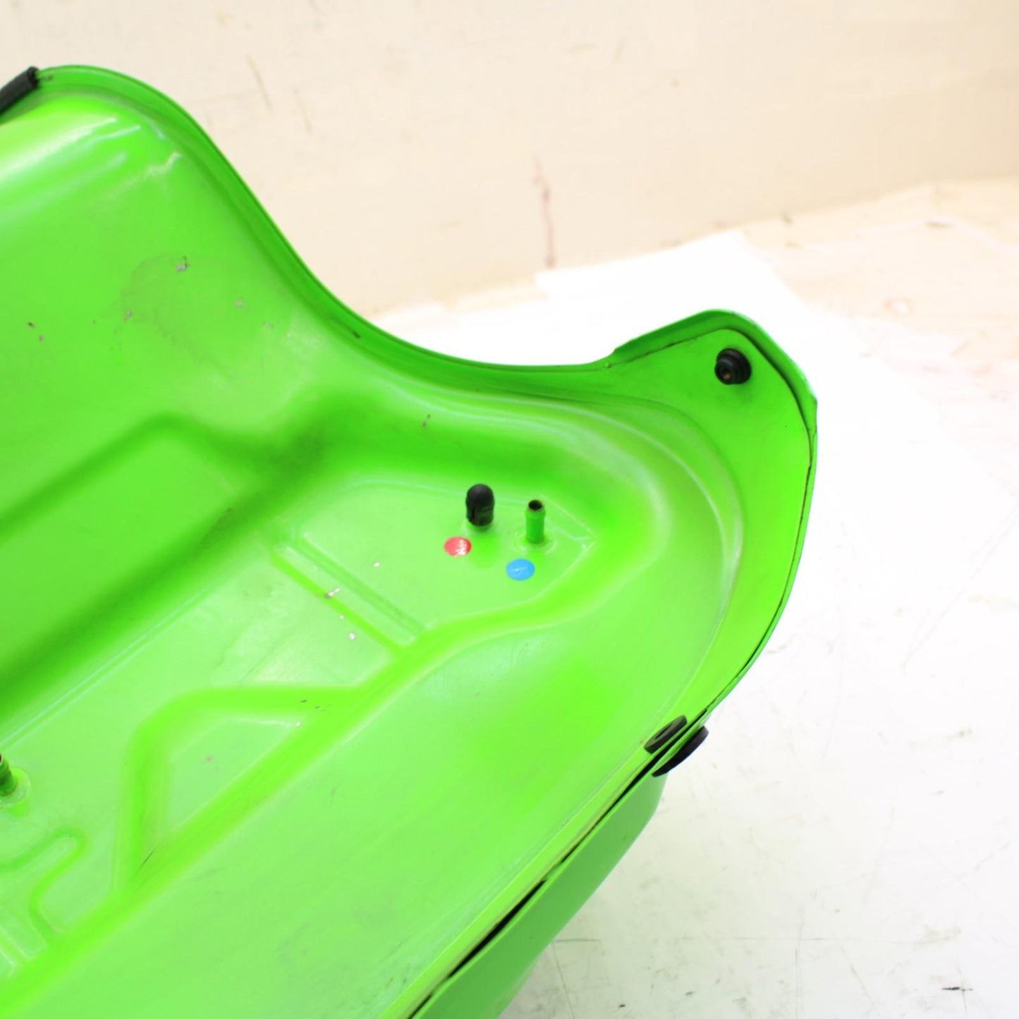2011 - 2015 KAWASAKI NINJA ZX10R GAS TANK FUEL RESERVOIR PETROL GREEN *SCUFFED*