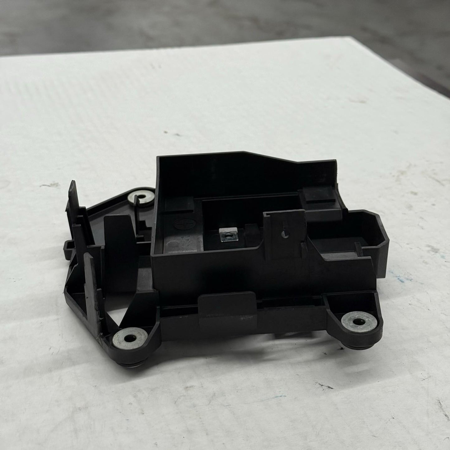 2015 - 2025 YAMAHA YZF R1 UNDERTAIL BATTERY REAR BACK TAIL TRAY PLASTIC