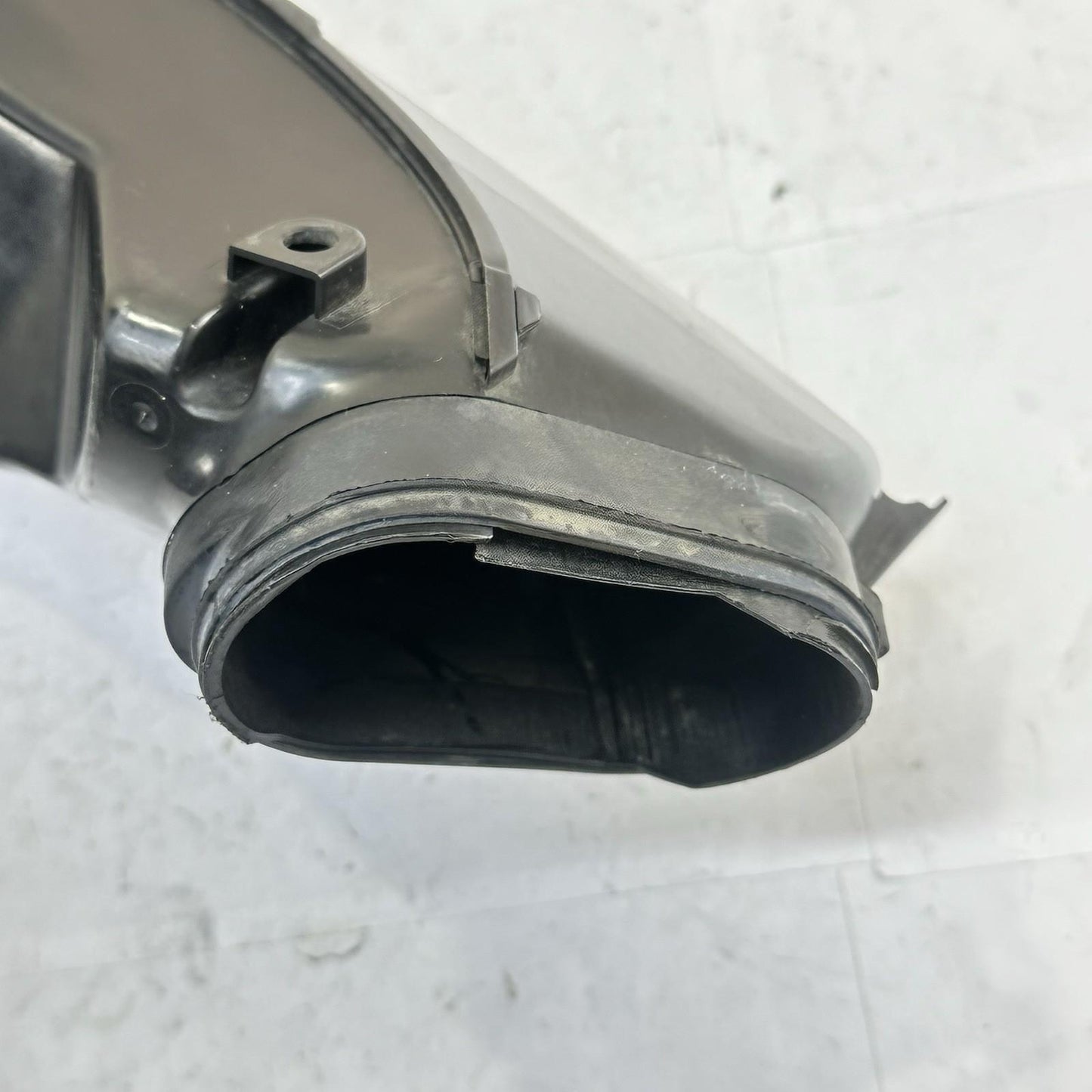 2011 - 2022 SUZUKI GSXR 600 GSXR 750 AIR DUCT RIGHT SIDE TUBE RAM INTAKE OEM