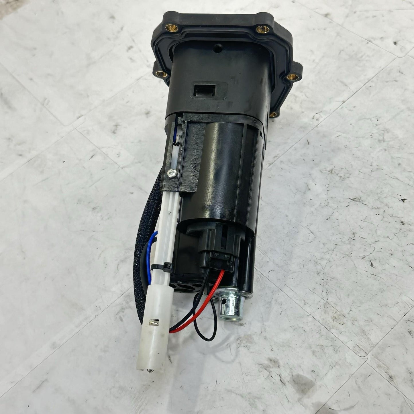 2016 - 2019 DUCATI 959 PANIGALE FUEL PUMP GAS SENDER UNIT PETROL BOLTS STOCK OEM