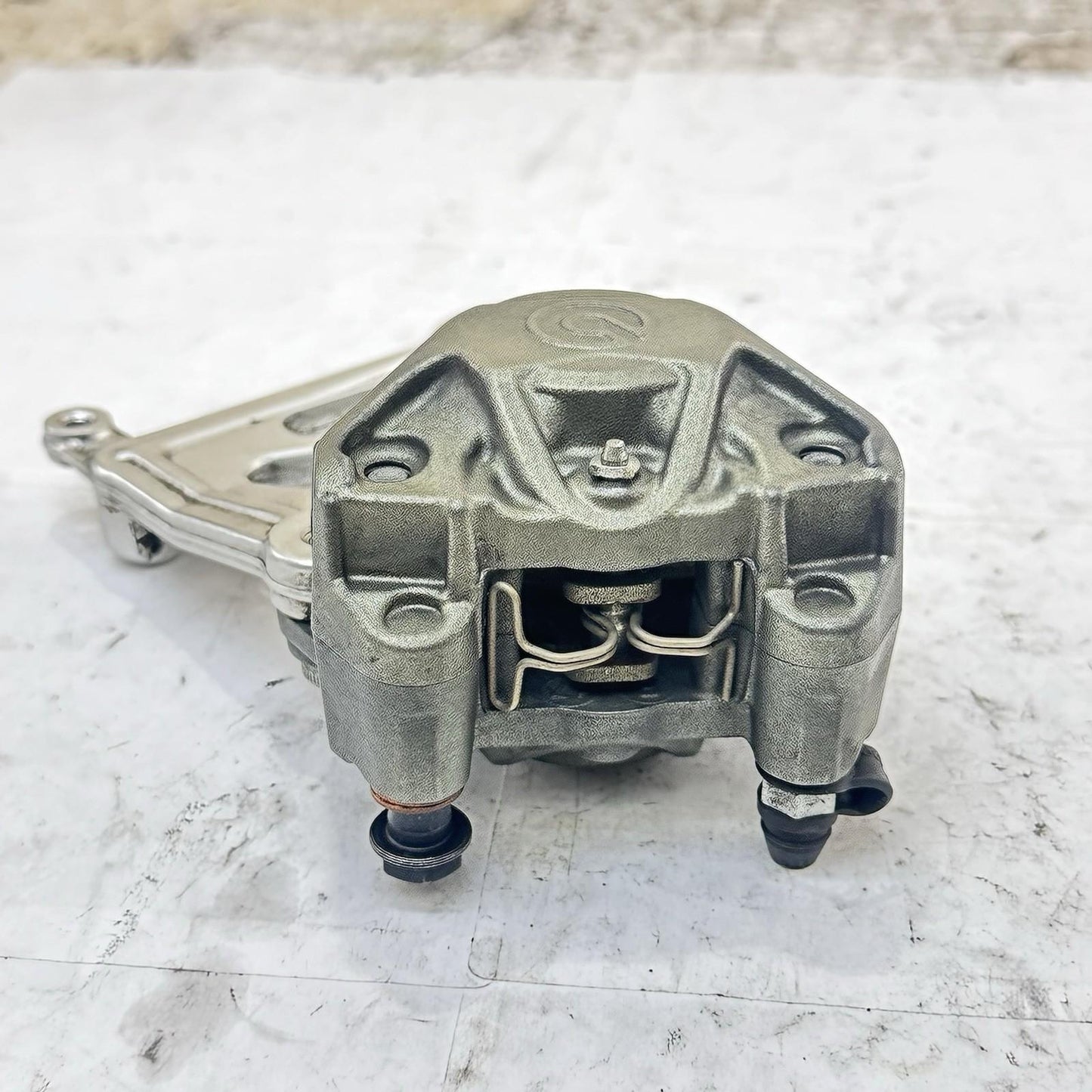 2016 - 2019 DUCATI 959 PANIGALE REAR CALIPER BACK BRAKE WHEEL BRACKET BREMBO OEM