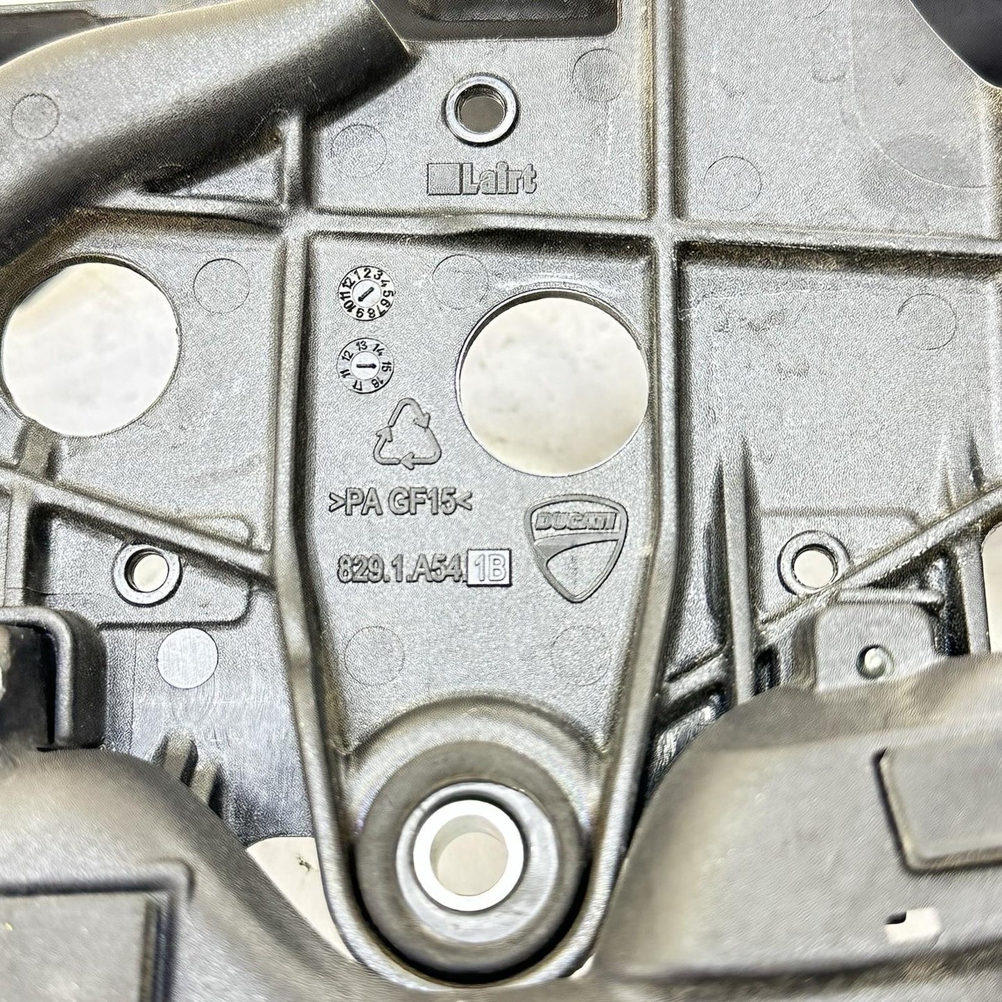 2016 - 2019 DUCATI 959 PANIGALE BATTERY TRAY HOLDER BRACKET MOUNT BOLTS SET OEM