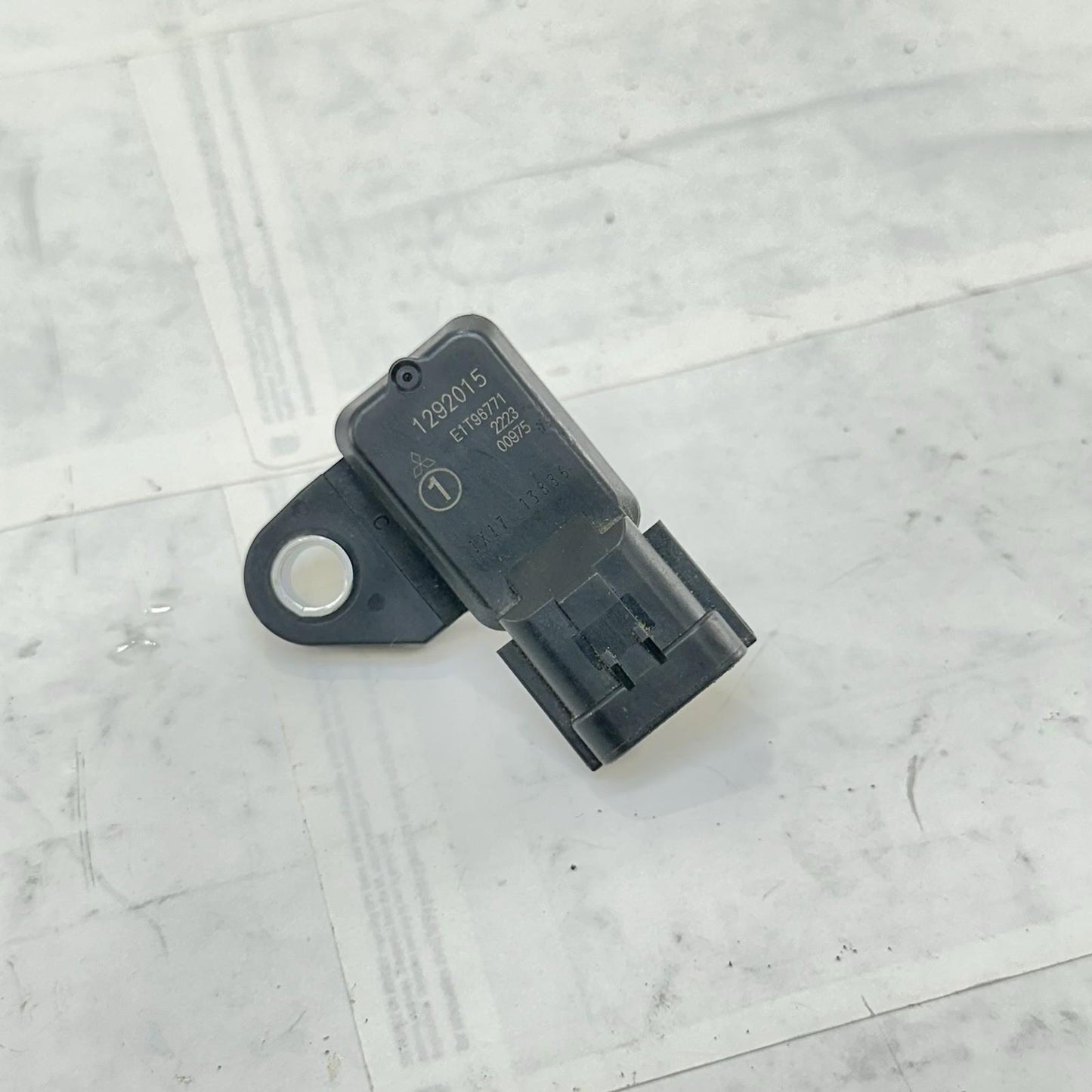 2013 - 2017 TRIUMPH DAYTONA 675 MAP SENSOR MASS AIR FLOW PRESSURE STOCK OEM