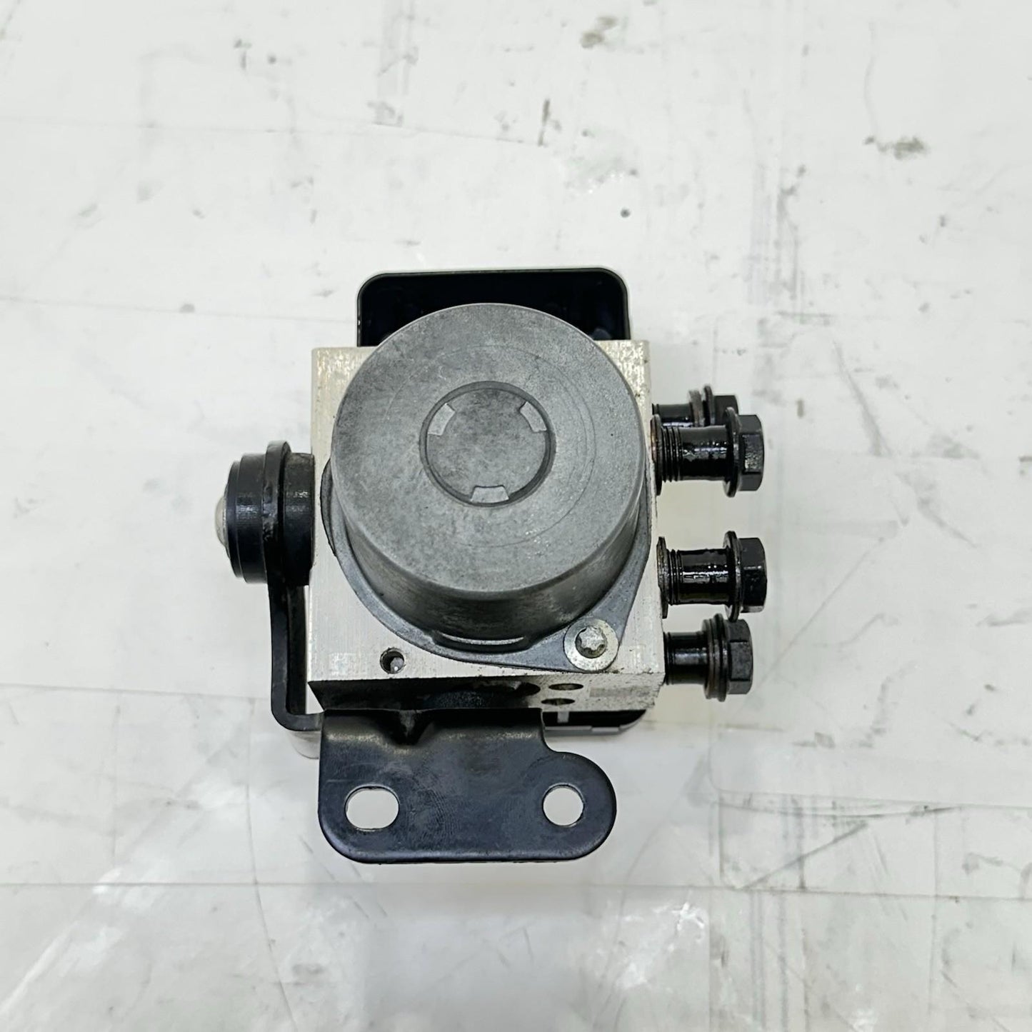 2016 - 2018 DUCATI HYPERMOTARD 939 ABS PUMP BRAKE SYSTEM CONTROL MODULE STOCK