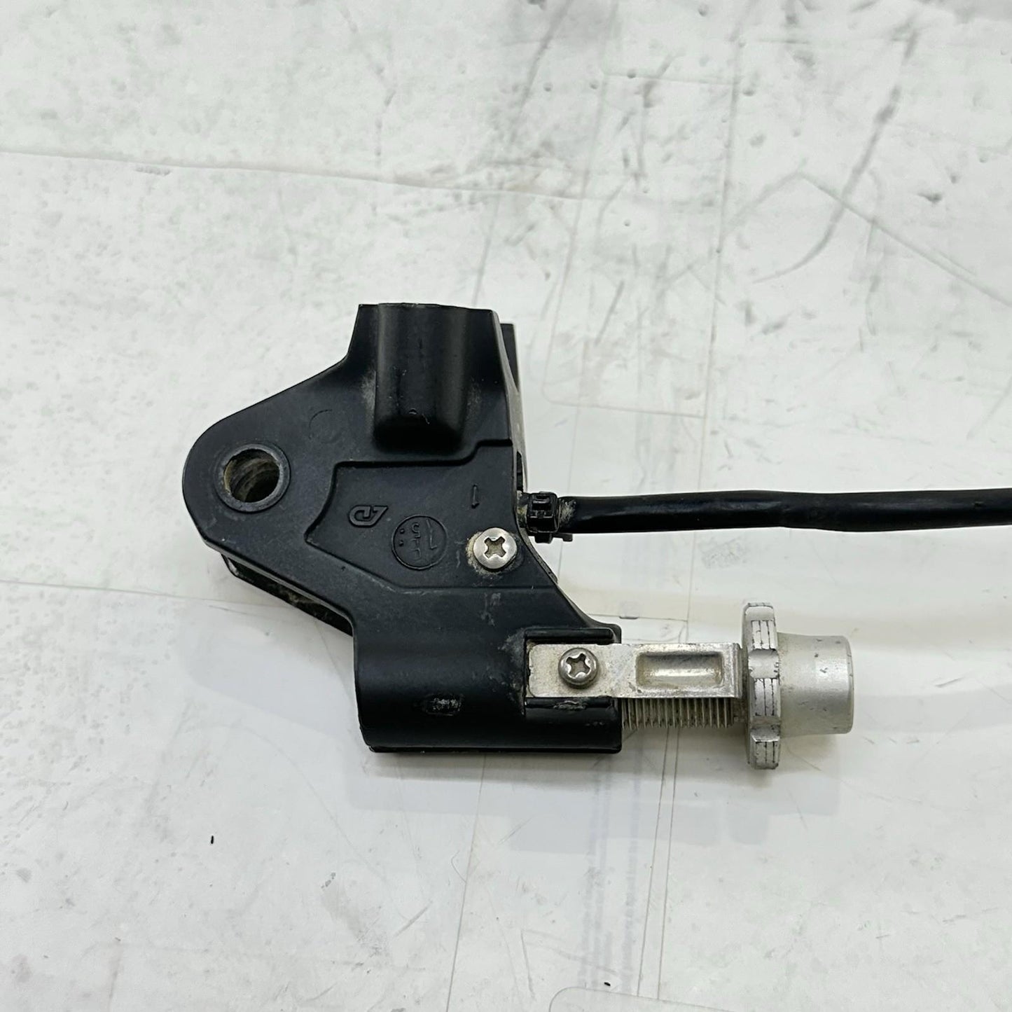 2016 - 2018 DUCATI HYPERMOTARD 939 CLUTCH PERCH MOUNT BRACKET LINE WIRE SENSOR