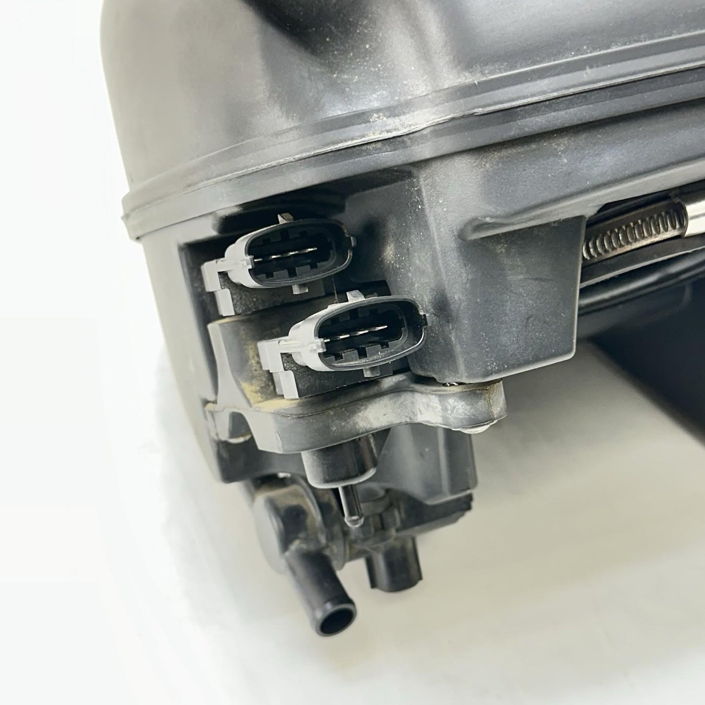 2016 - 2018 DUCATI HYPERMOTARD 939 AIRBOX INTAKE AIR FILTER HOUSING STOCK OEM