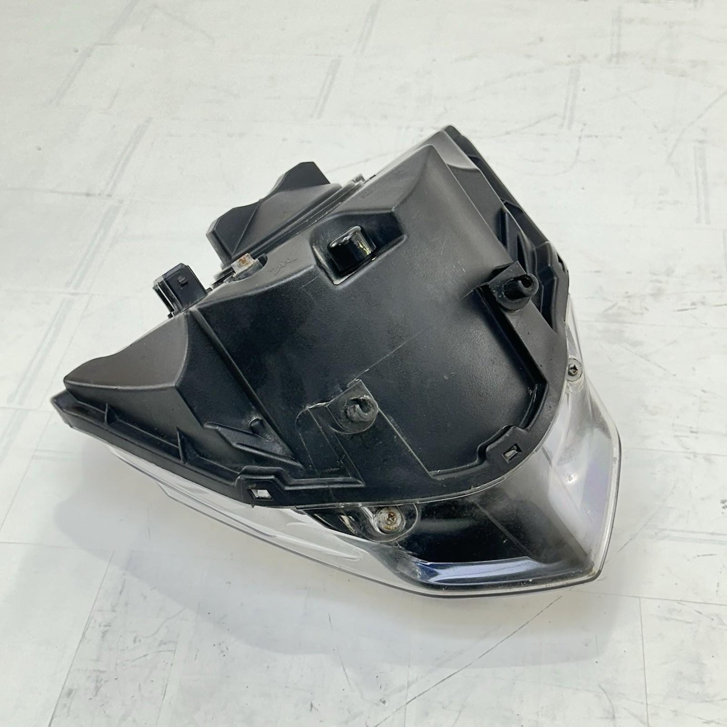 2016 - 2018 DUCATI HYPERMOTARD 939 FRONT HEADLIGHT LAMP LIGHT HEAD STOCK OEM