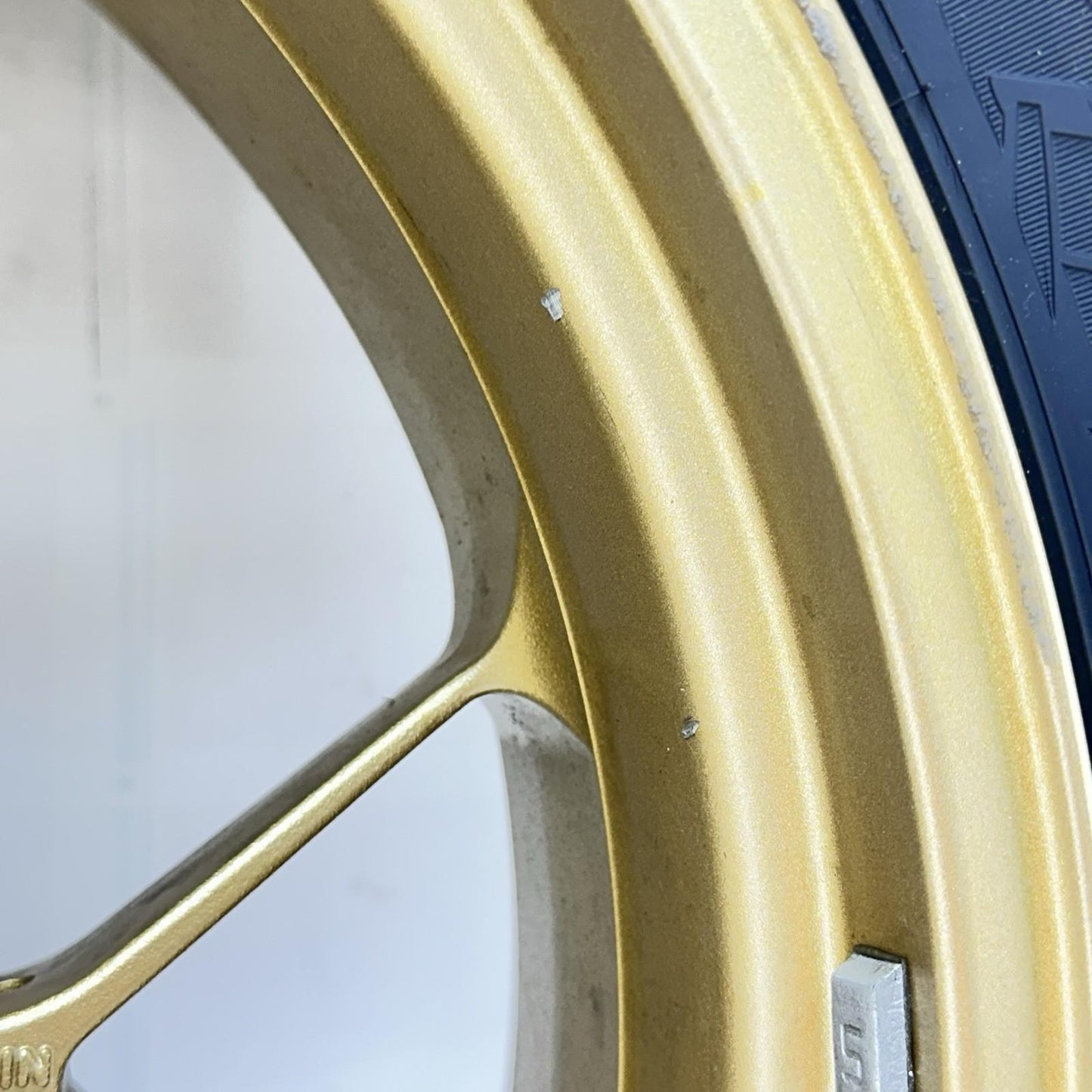 2017 - 2019 HONDA CBR 1000RR SP REAR WHEEL BACK RIM TIRE RUBBER YELLOW STOCK