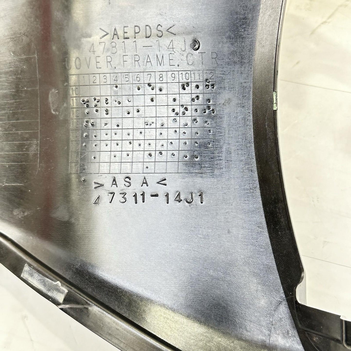 2011 - 2026 SUZUKI GSX 600 GSXR 750 REAR CENTER SEAT COWL FAIRING BLACK *CRACK*