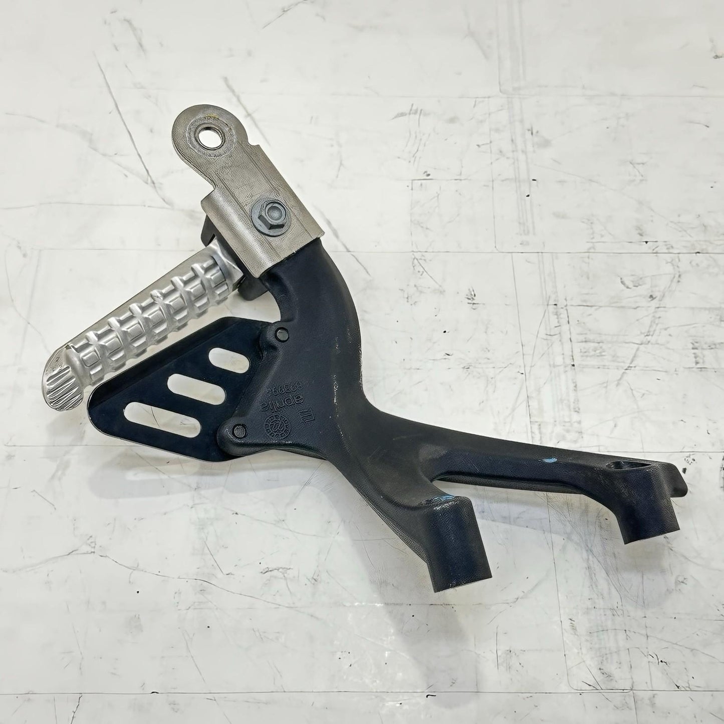 2021 - 2024 APRILIA TUONO V4 1100 PASSENGER PEGS REAR FOOT REST BACK LEG SET