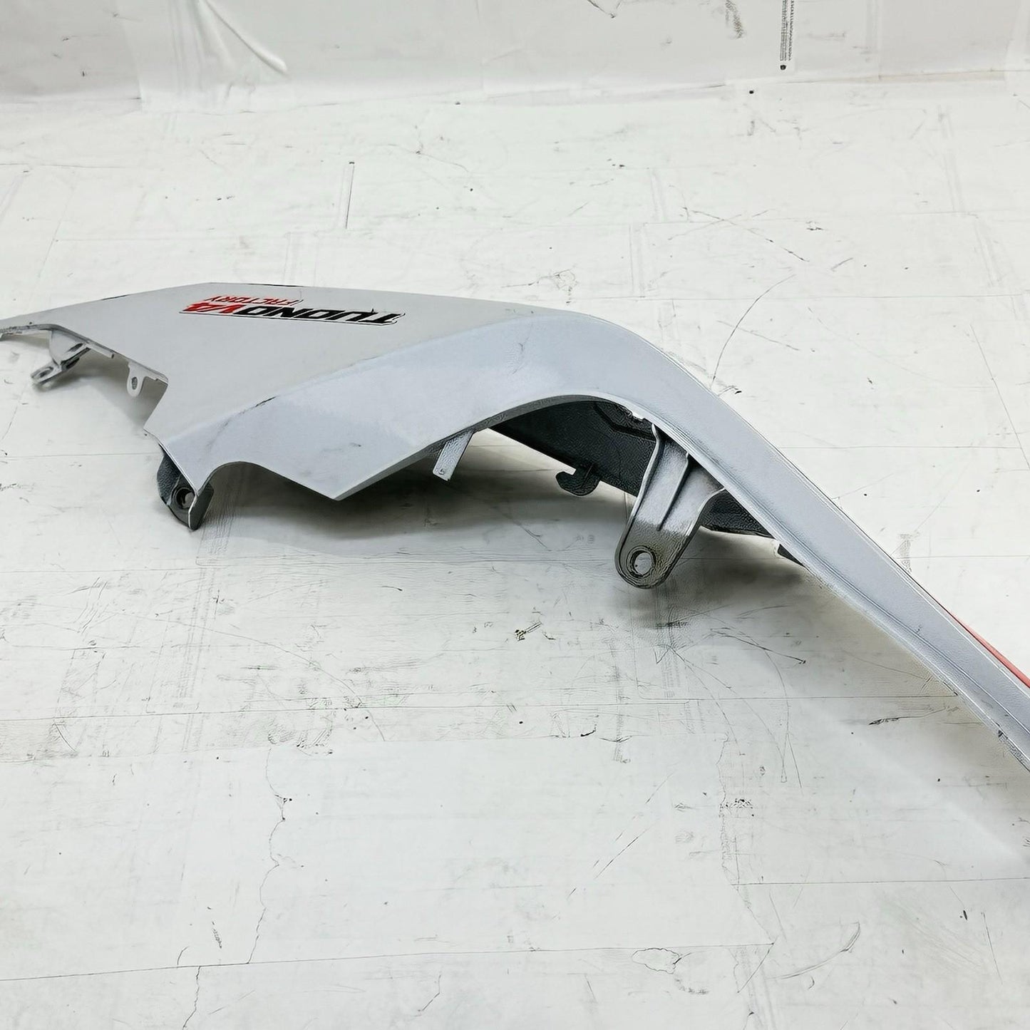 2021 - 2024 APRILIA TUONO V4 1100 TAIL FAIRINGS REAR SEAT COWLS SIDE *SCUFFED*