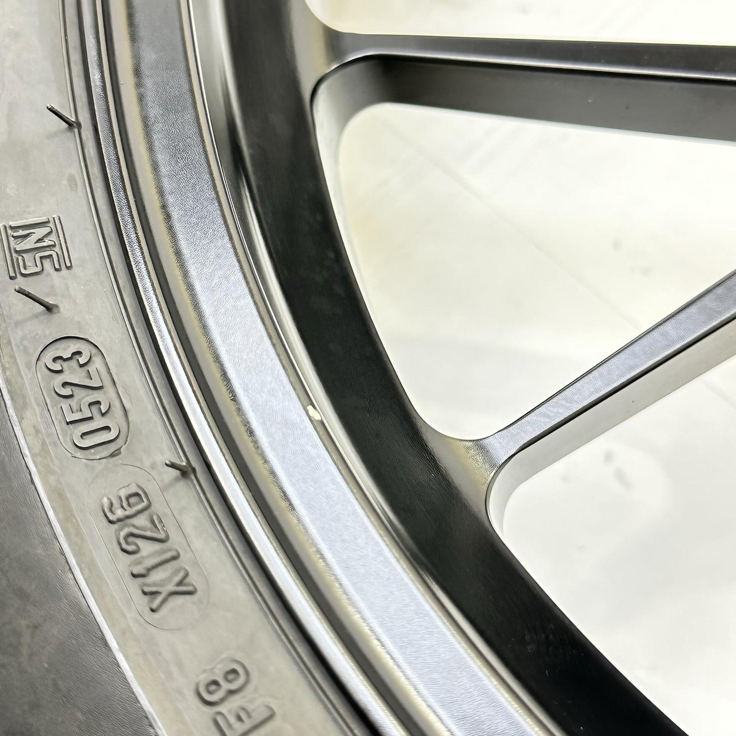 2018 - 2024 DUCATI PANIGALE V4S FRONT WHEEL RIM TIRE BLACK MARCHESINI FORGED