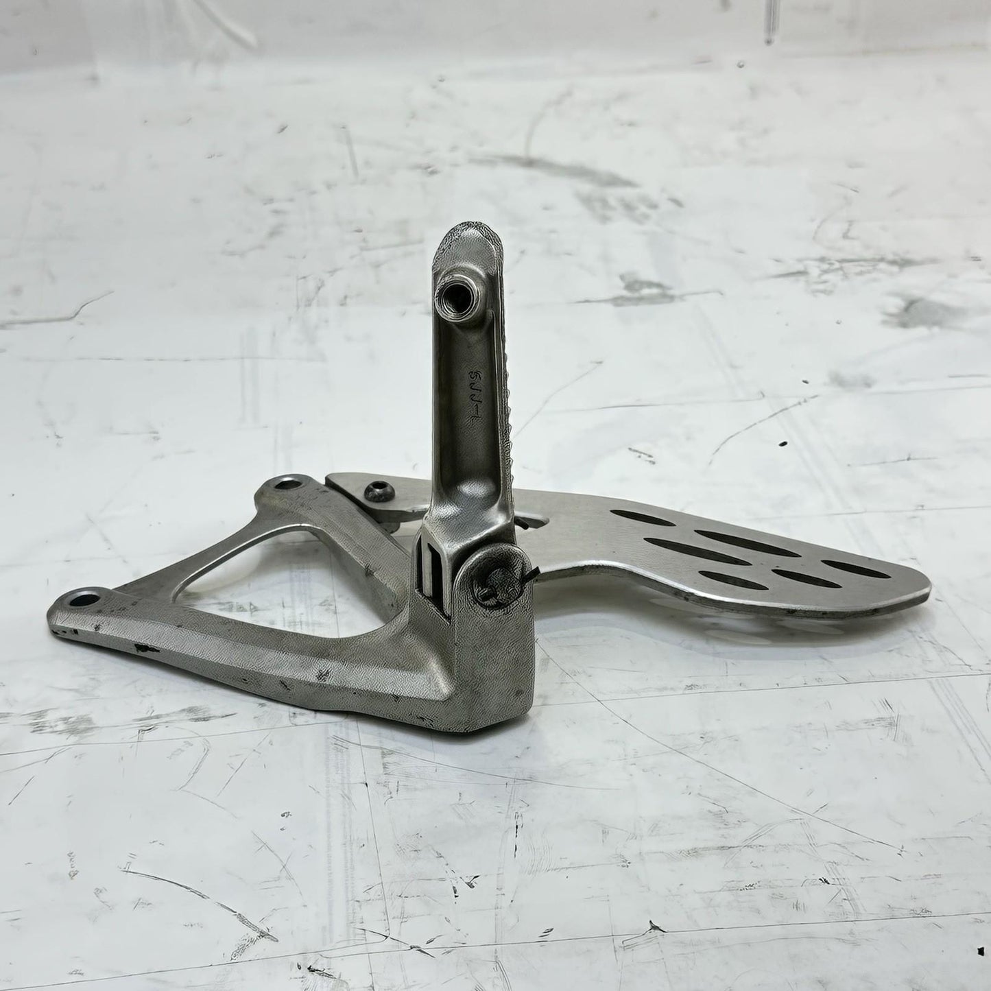 2009 - 2014 YAMAHA YZF R1 REAR SET SIDE FOOT CONTROL REST LEG PEG BRAKE PEDAL