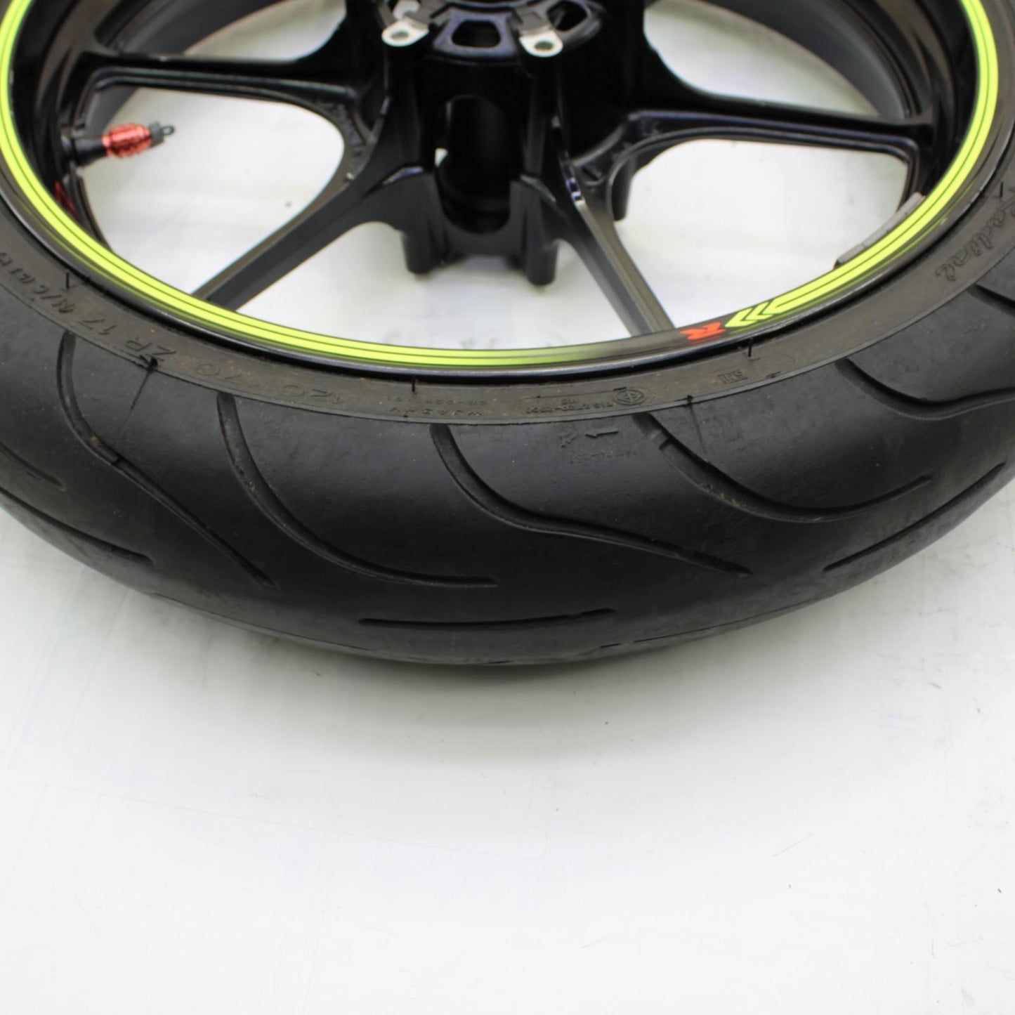 2017 - 2025 SUZUKI GSXR 1000 FRONT WHEEL RIM TIRE RUBBER BLACK STOCK STRAIGHT