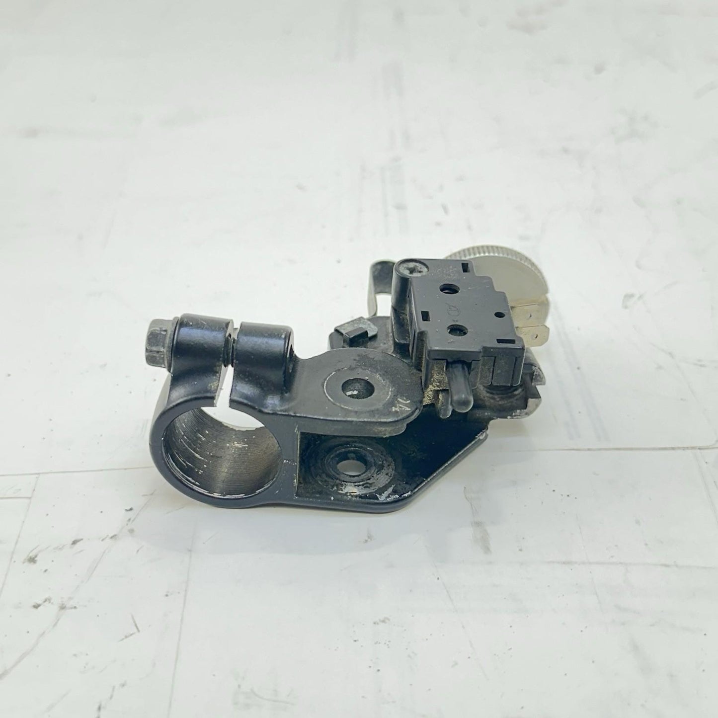 2009 - 2014 YAMAHA YZF R1 CLUTCH PERCH MOUNT LEVER BRACKET STOCK