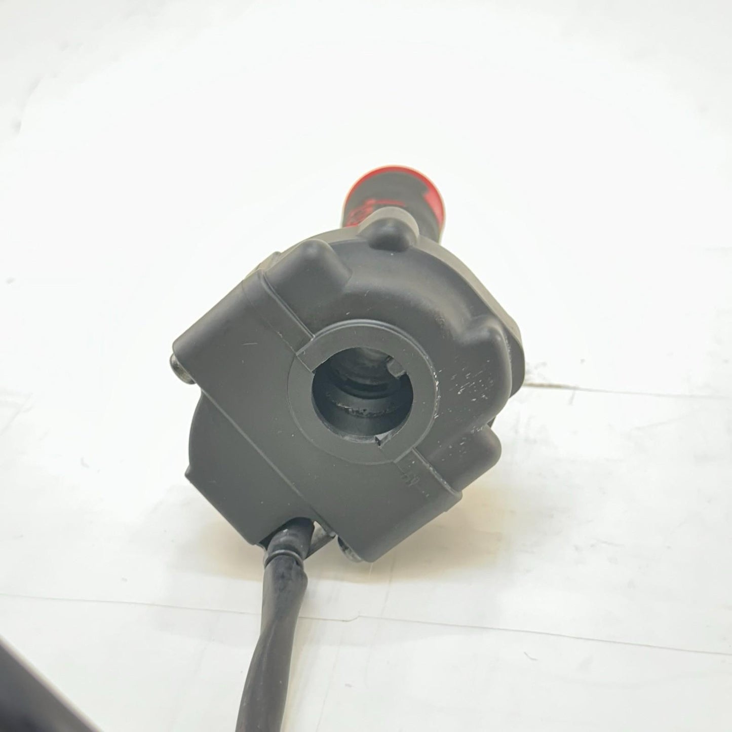 2016 - 2019 DUCATI 959 PANIGALE THROTTLE CONTROL HANDLE GRIP DRIVER RIGHT SIDE