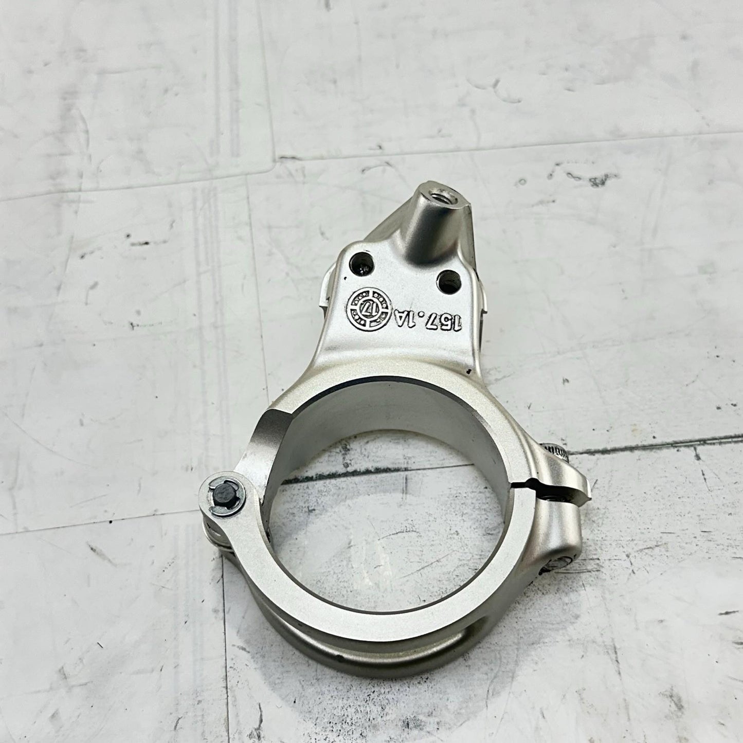 2016 - 2019 DUCATI 959 PANIGALE RIGHT CLIP ON HANDLE BAR CLAMP MOUNT SILVER