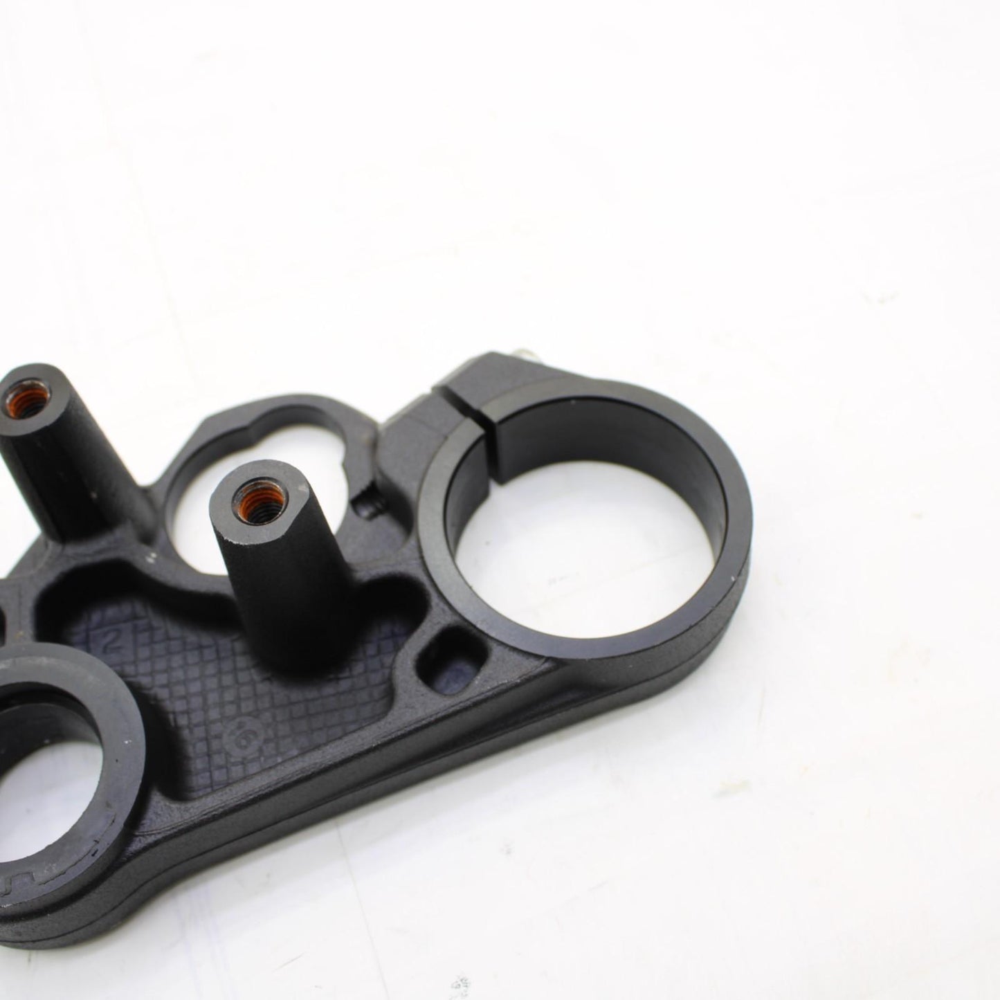 2017 - 2025 SUZUKI GSXR 1000 R TRIPLE TREE CLAMP UPPER FORK BLACK STOCK OEM