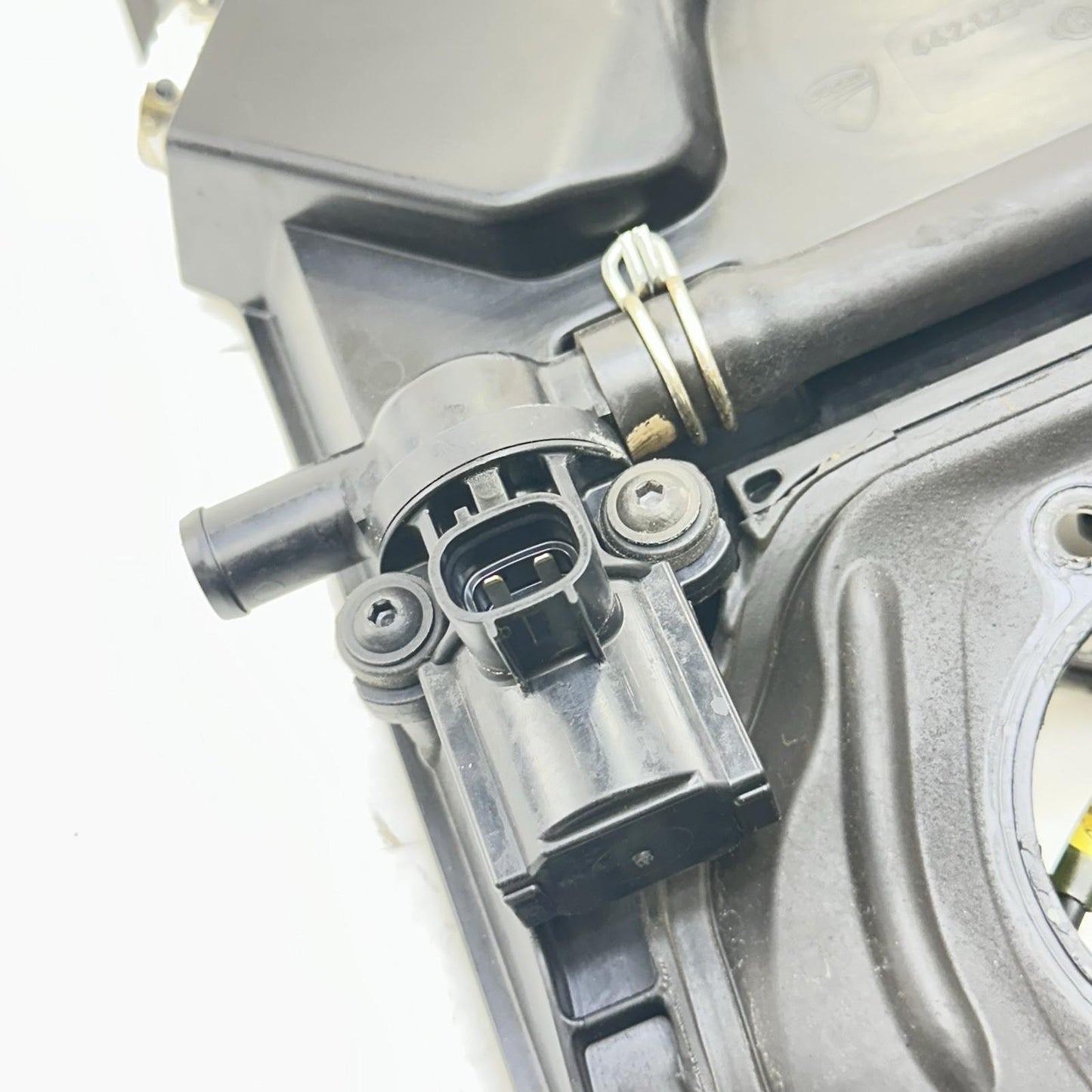 2016 - 2019 DUCATI 959 PANIGALE INJECTOR HARNESS & AIR BOX BASE THROTTLE BODY