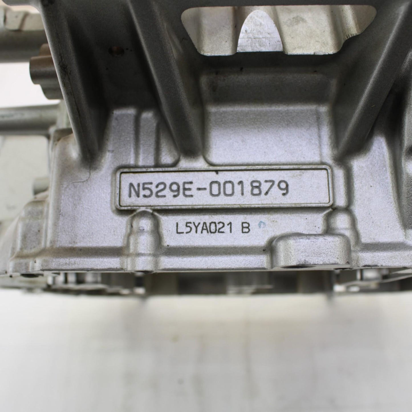 2015 - 2019 YAMAHA YZF R1 CRANKCASE ENGINE BLOCK SILVER CRANK CASE STOCK