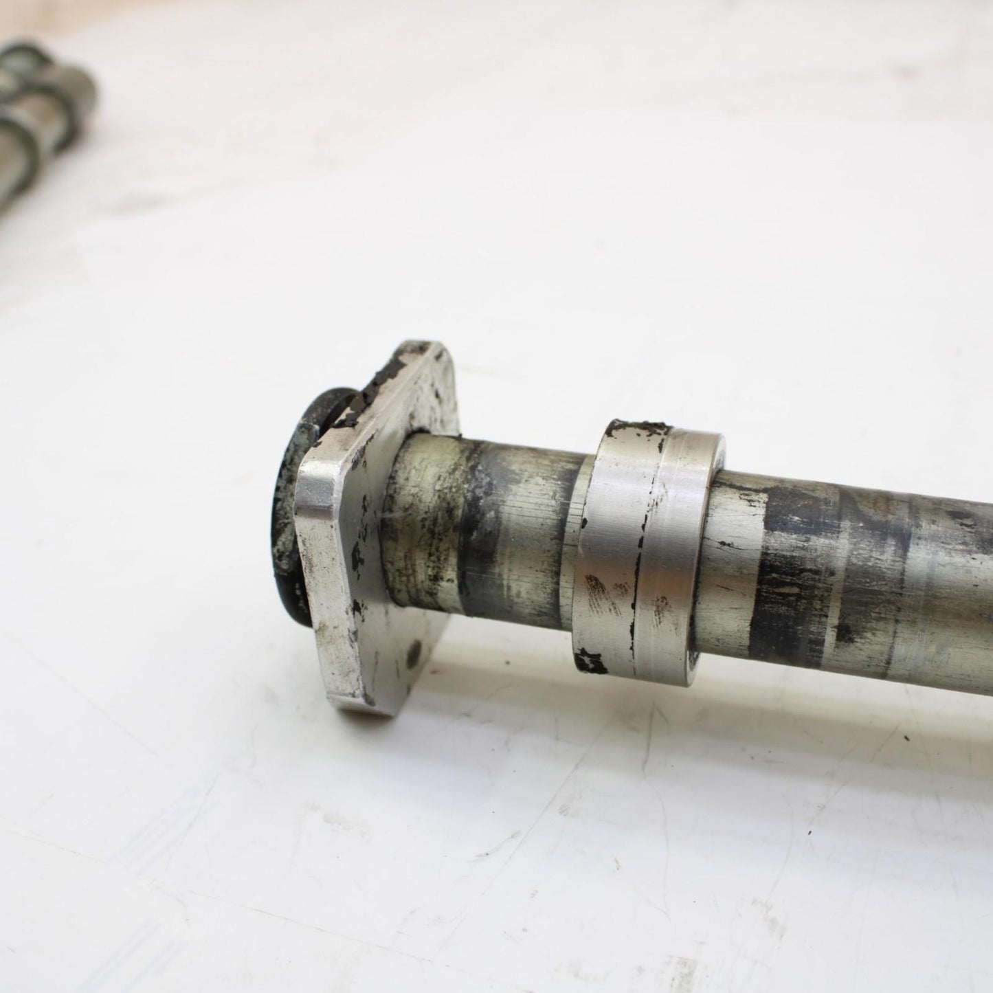 2006 2007 SUZUKI GSXR600 750 REAR AXLE BACK WHEEL RIM PIVOT BOLT AXEL STRAIGHT