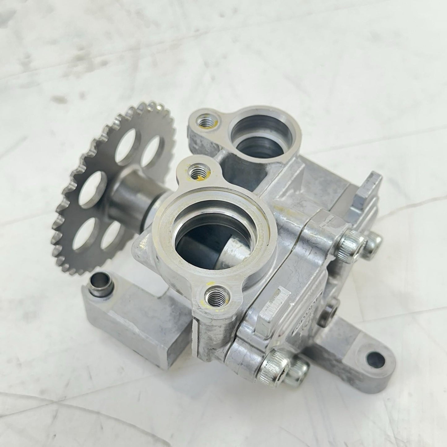 2016 - 2019 YAMAHA YZF R1 OIL PUMP ASSEMBLY ENGINE MOTOR CHAIN GEAR BOLTS STOCK