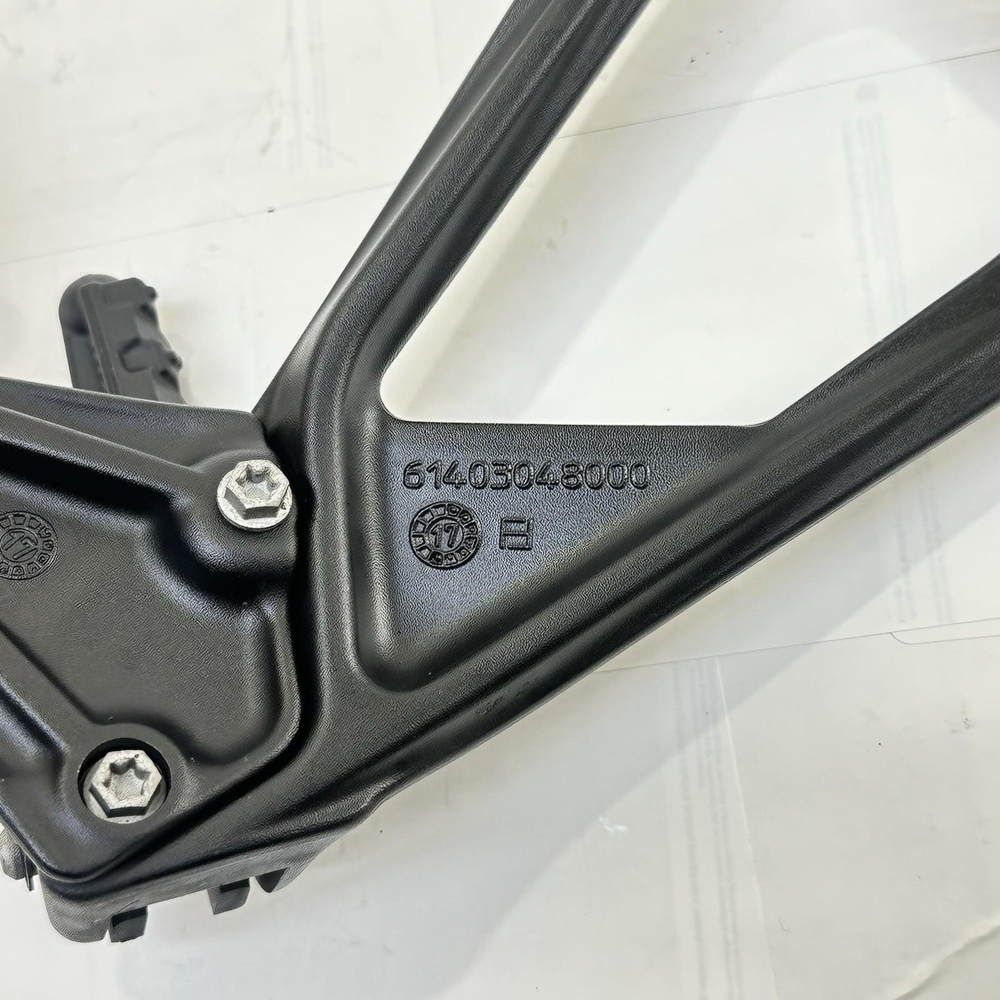 2017 - 2019 KTM 1290 SUPER DUKE R PASSENGER PEGS REAR FOOT LEG REST BRACKETS SET