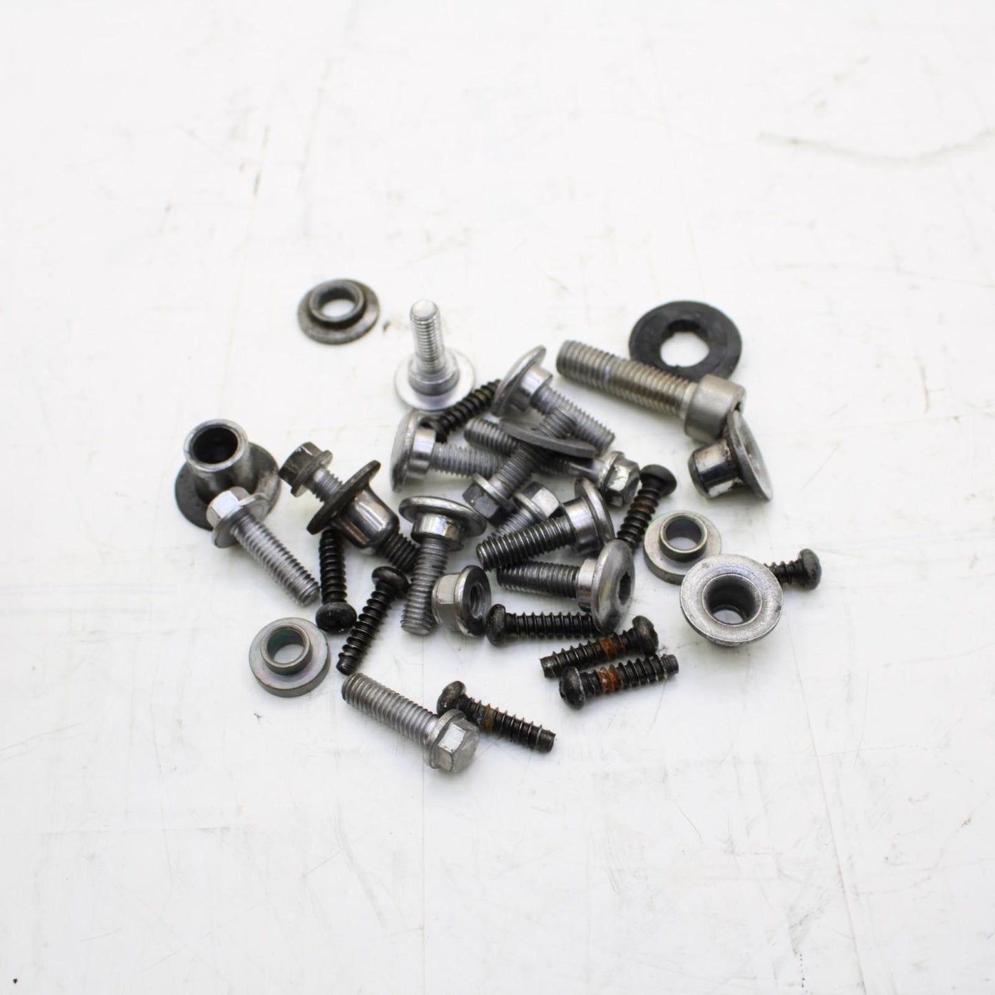 2009 - 2012 TRIUMPH DAYTONA 675 BOLT SET FRONT WHEEL RIM AXLE HARDWARE KIT