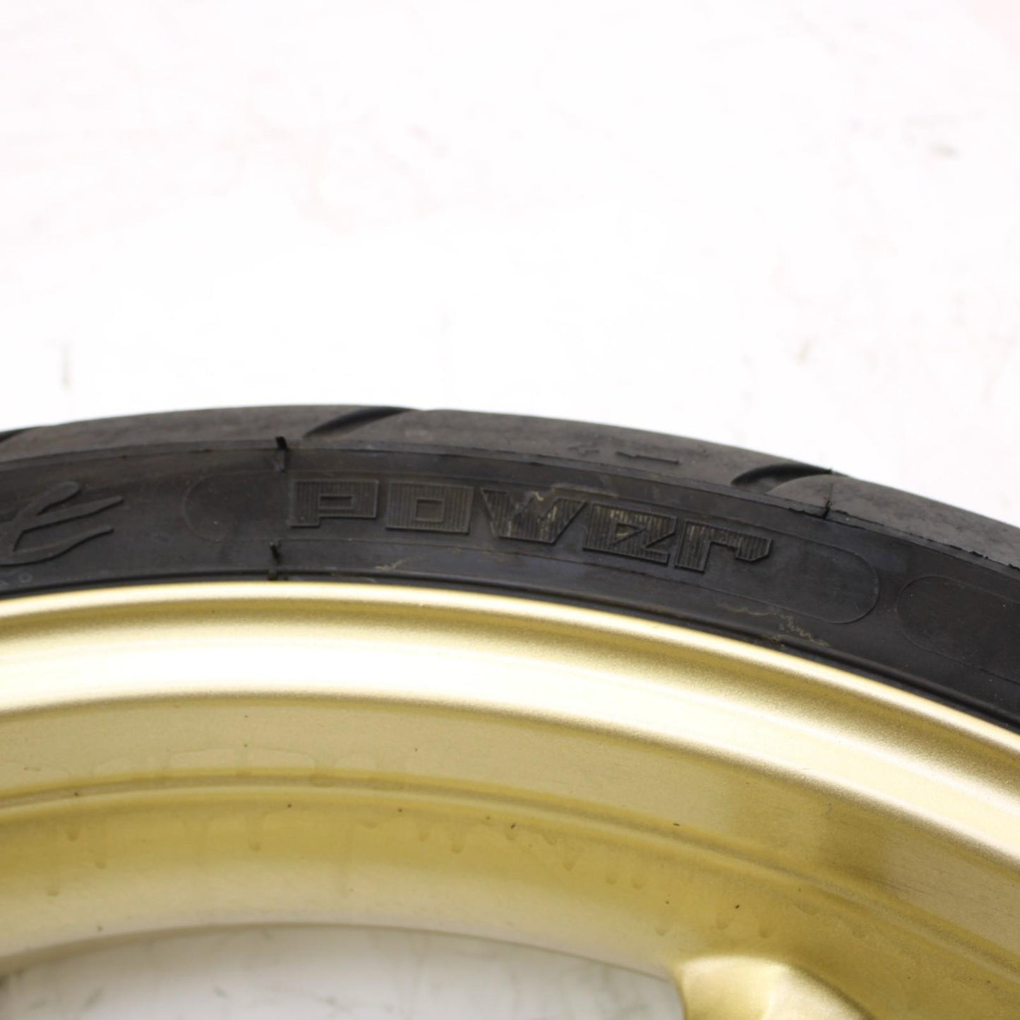 2009 - 2012 TRIUMPH DAYTONA 675 FRONT WHEEL RIM GOLD MICHELIN TIRE STRAIGHT