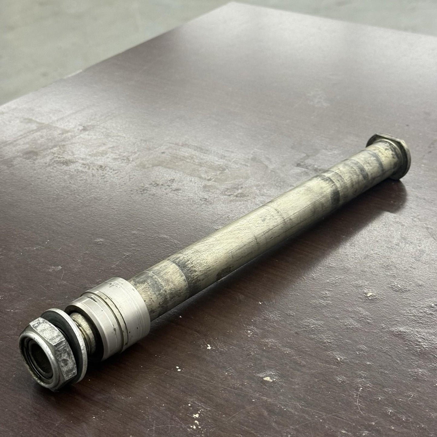 2008 2009 SUZUKI GSXR 600 GSXR 750 REAR AXLE BACK WHEEL RIM PIVOT BOLT AXEL