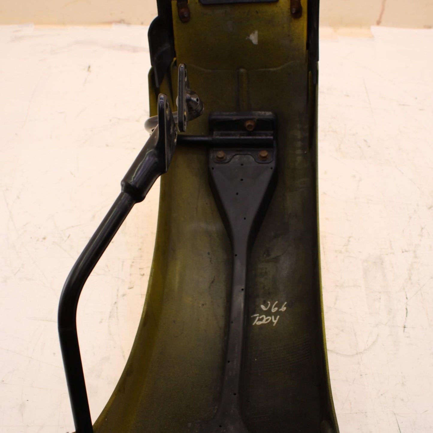 2008 CAN AM SPYDER GS 990 FRONT FENDERS PLASTIC COVER LEFT RIGHT YELLOW