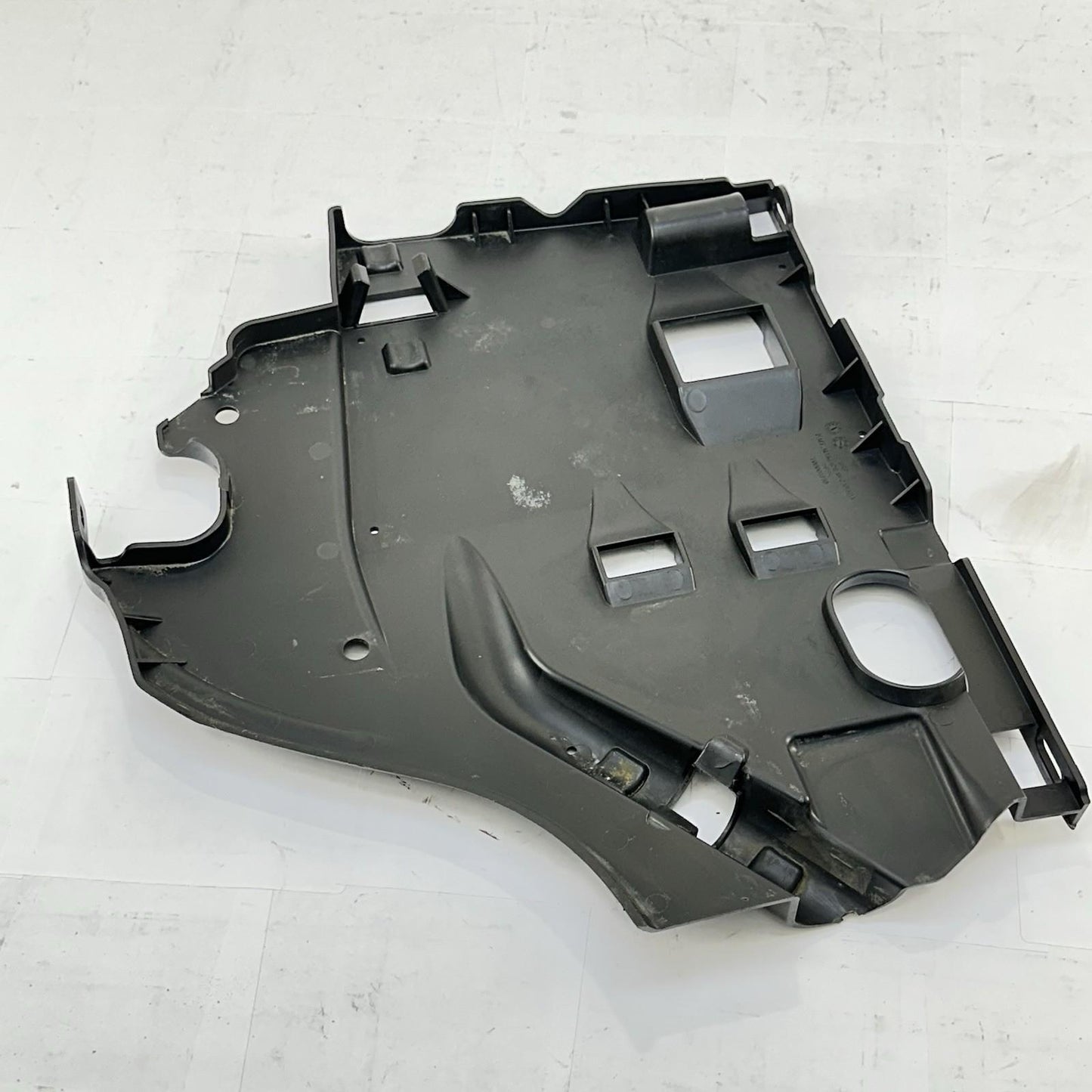 2016 CAN-AM SPYDER RT REAR UNDERTAIL WHEEL COVER PANEL COWL FAIRING PLASTIC