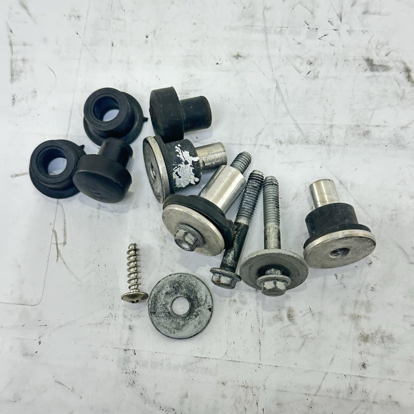 2021 - 2026 APRILIA RS 660 FUEL TANK BOLTS GAS PETROL MOUNTING HARDWARE CUSH