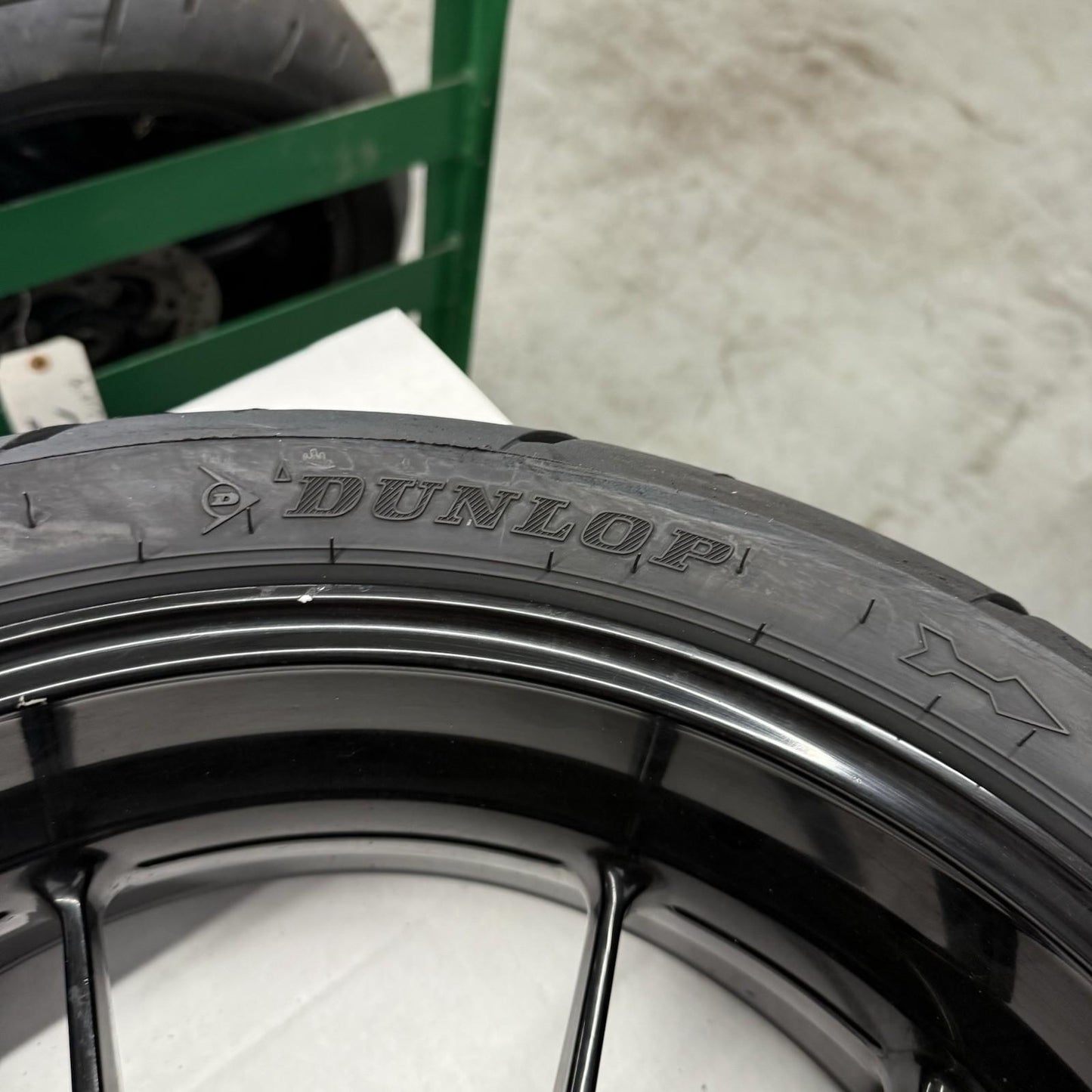 2009 - 2014 BMW S1000RR REAR WHEEL BACK RIM DUNLOP TIRE BLACK STRAIGHT STOCK