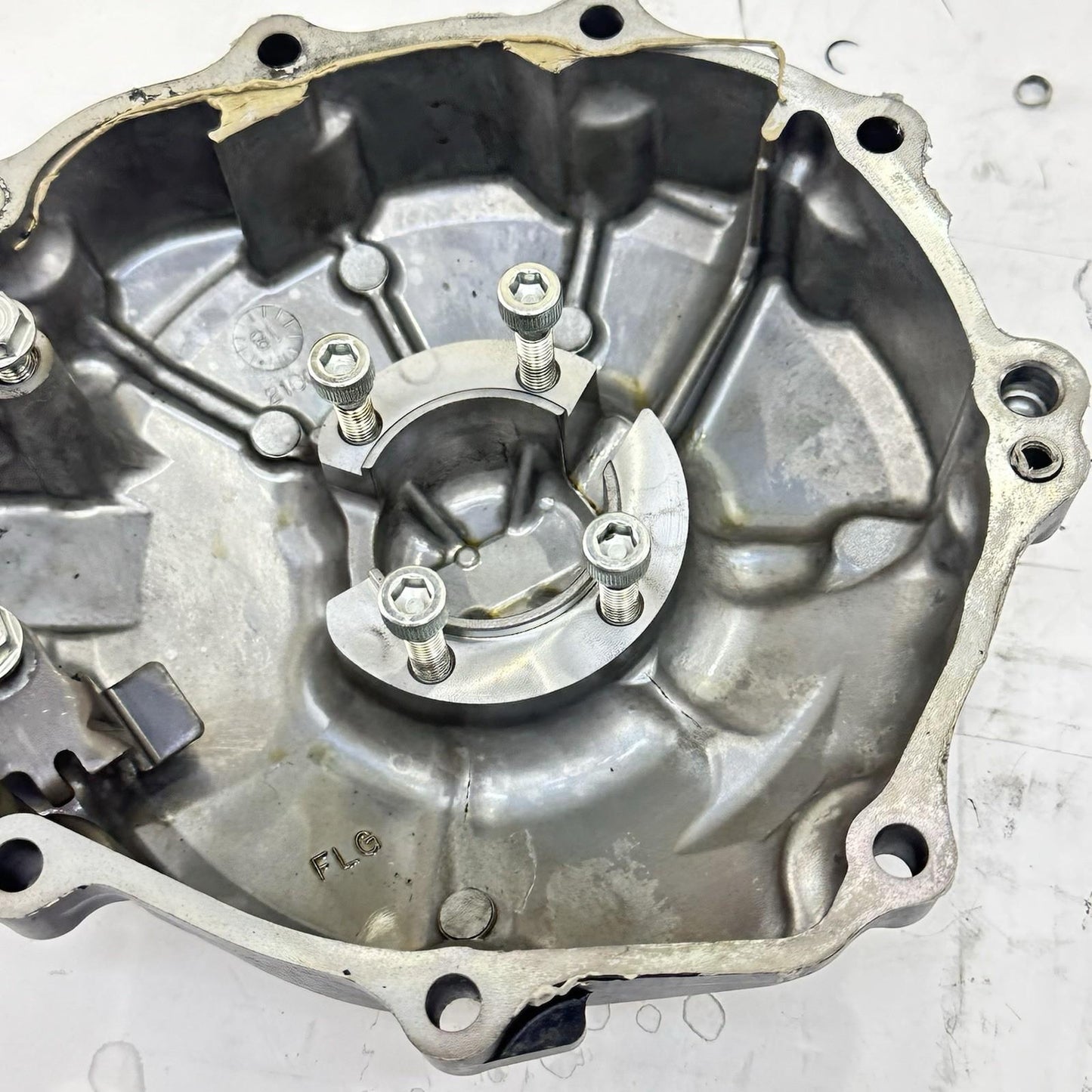 2008 - 2011 HONDA CBR1000RR STATOR COVER MAGNETO GUARD GENERATOR ALTERNATOR BOLT