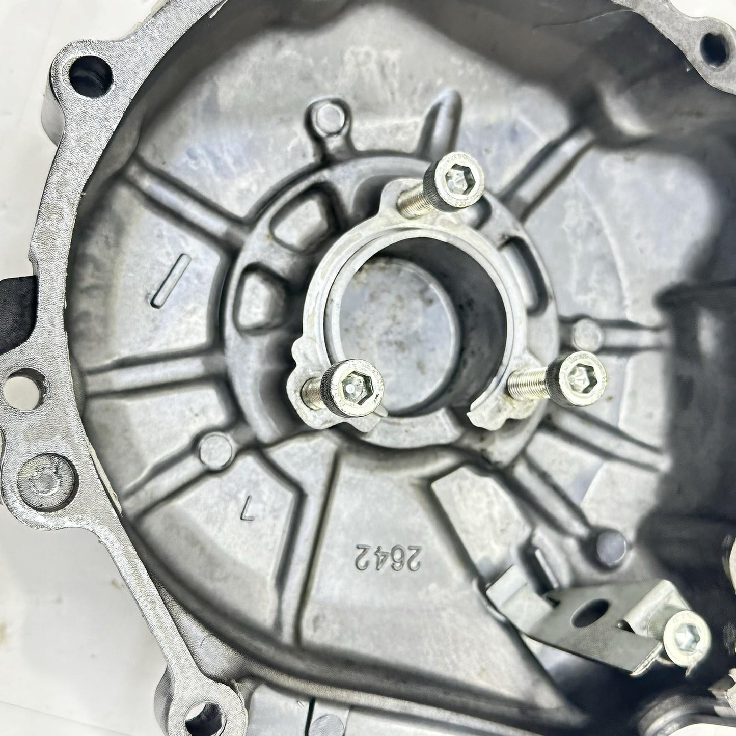 2007 - 2008 SUZUKI GSXR 1000 MAGNETO COVER STATOR GENERATOR ALTERNATOR GUARD