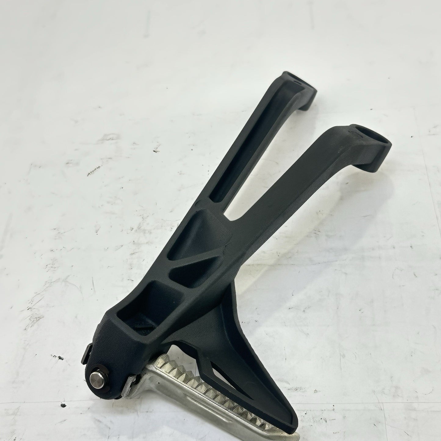 2013 - 2017 TRIUMPH DAYTONA 675R PASSENGER PEGS REAR FOOT REST LEFT RIGHT SET
